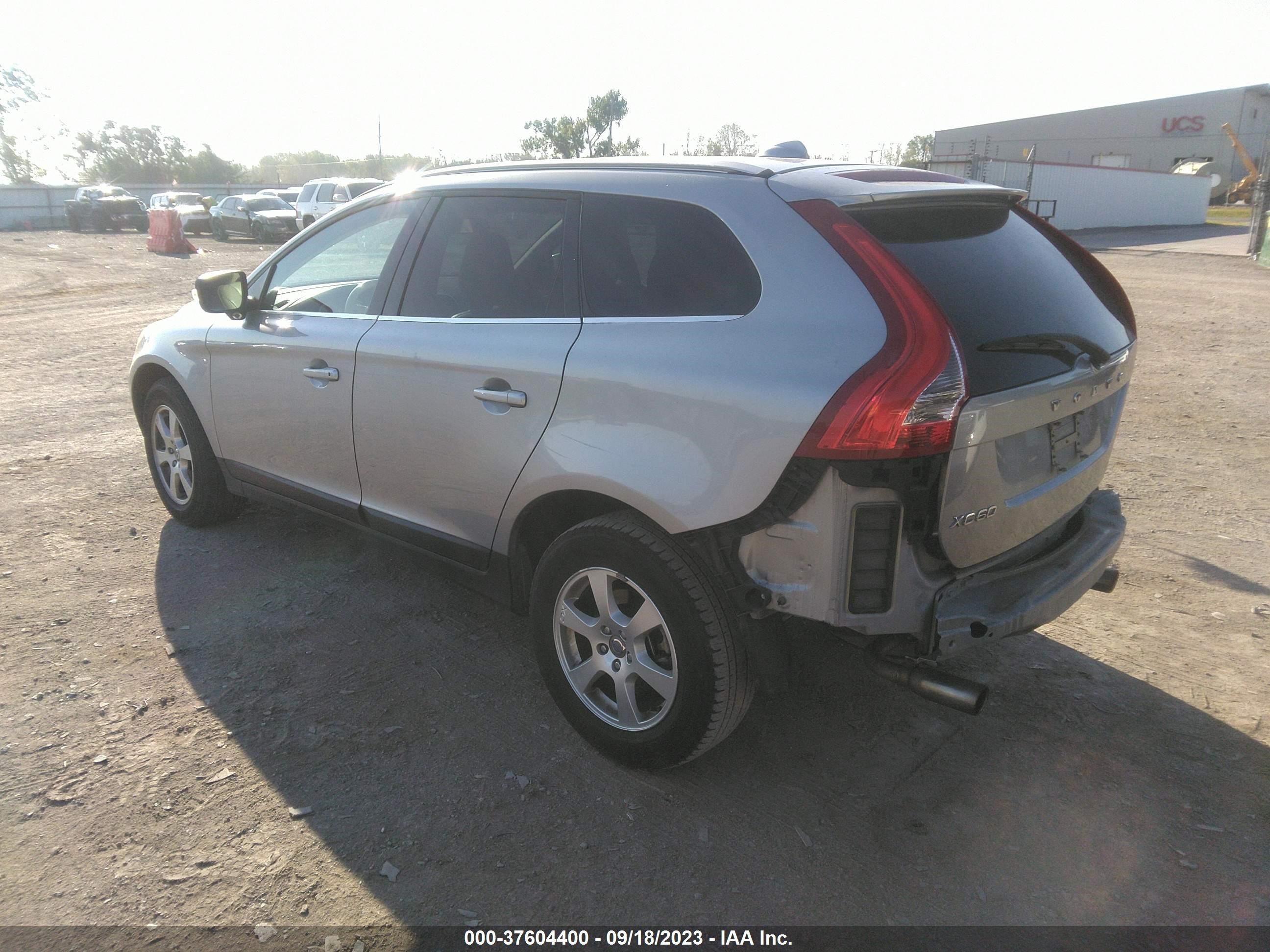 Photo 2 VIN: YV4952DLXC2327052 - VOLVO XC60 