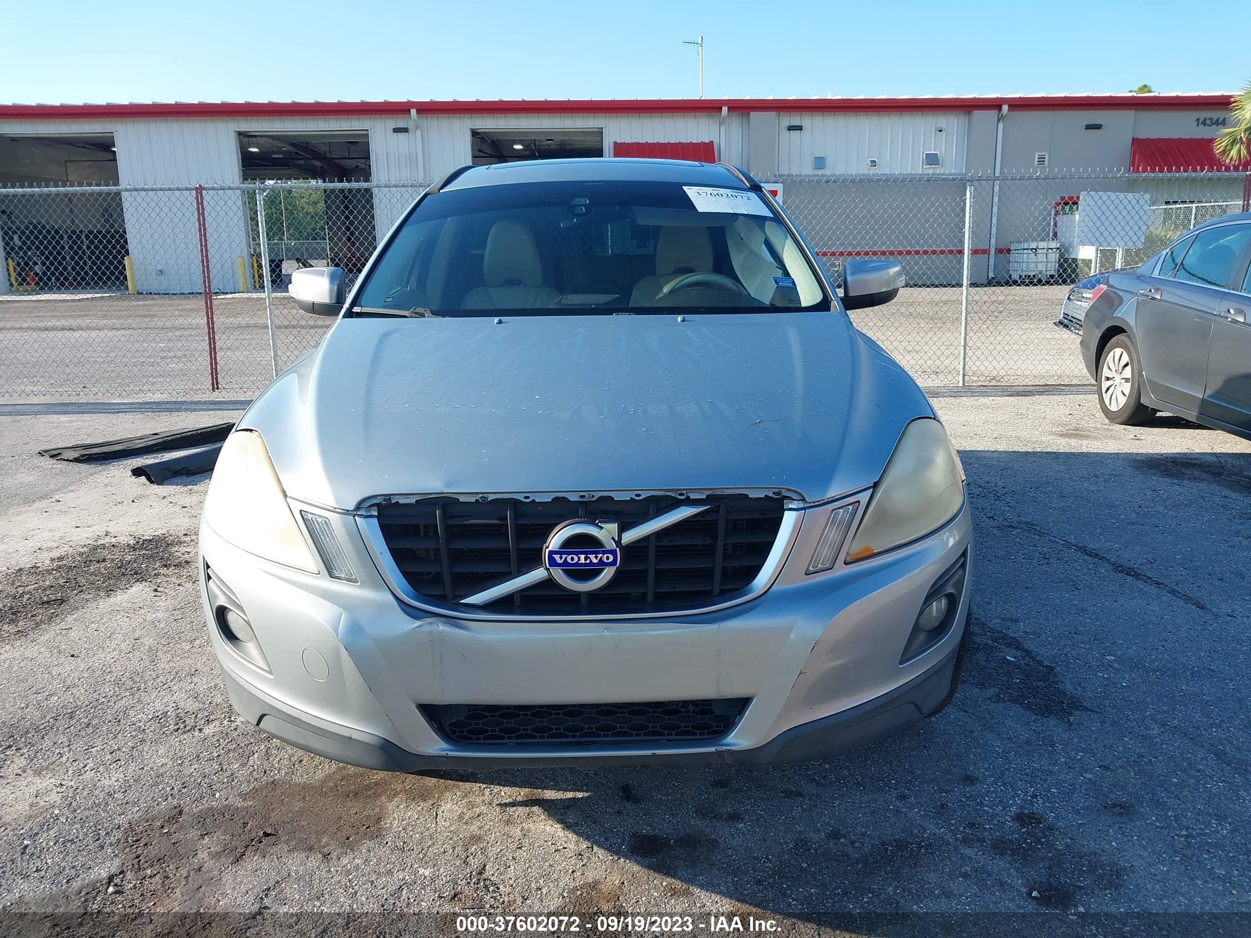 Photo 11 VIN: YV4982DL5A2101103 - VOLVO XC60 