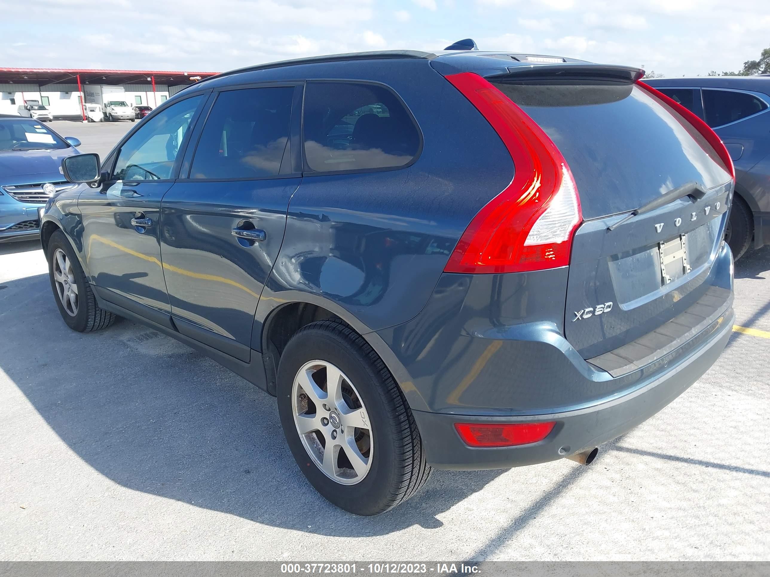 Photo 2 VIN: YV4982DL5A2122467 - VOLVO XC60 