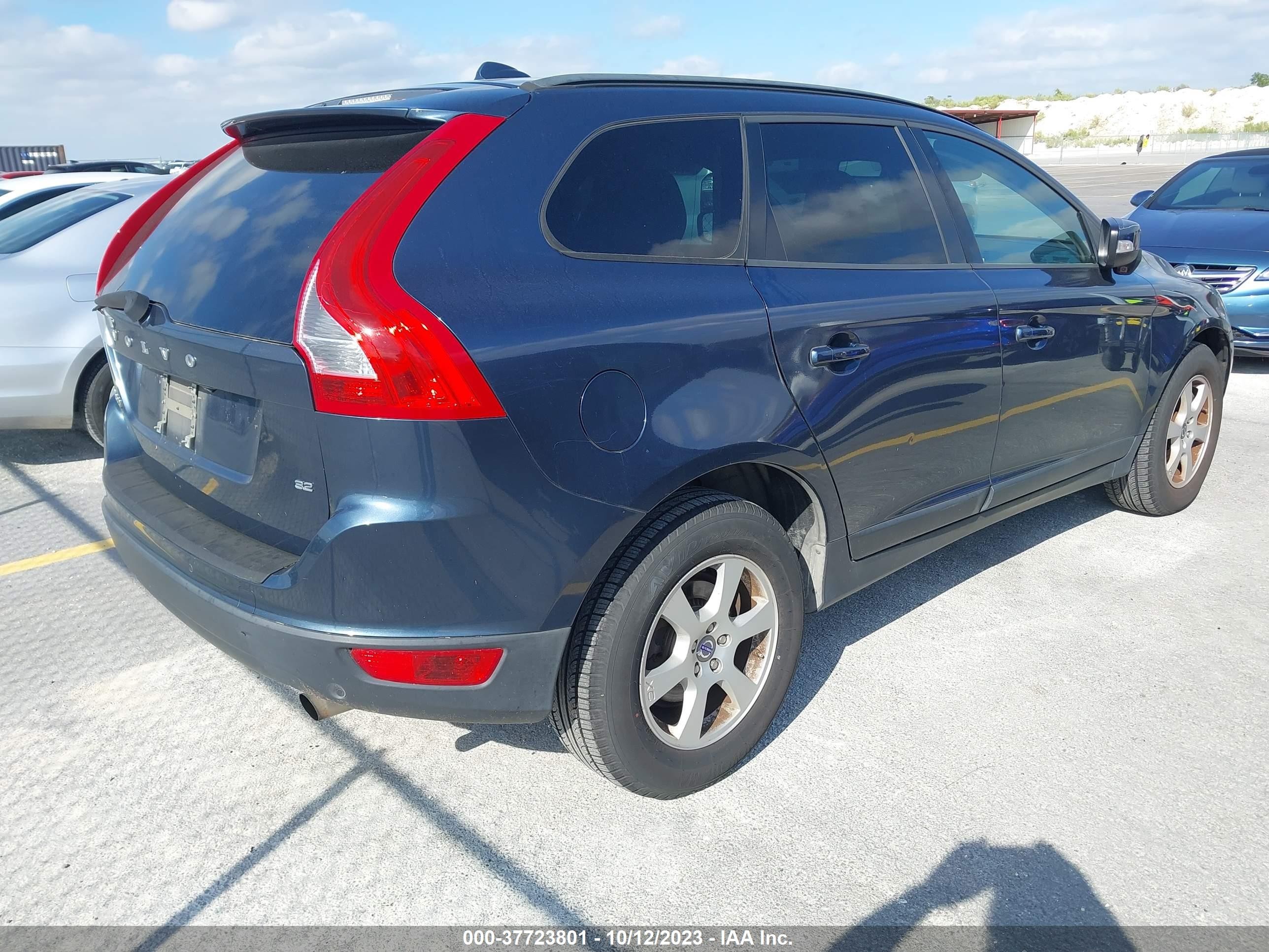 Photo 3 VIN: YV4982DL5A2122467 - VOLVO XC60 