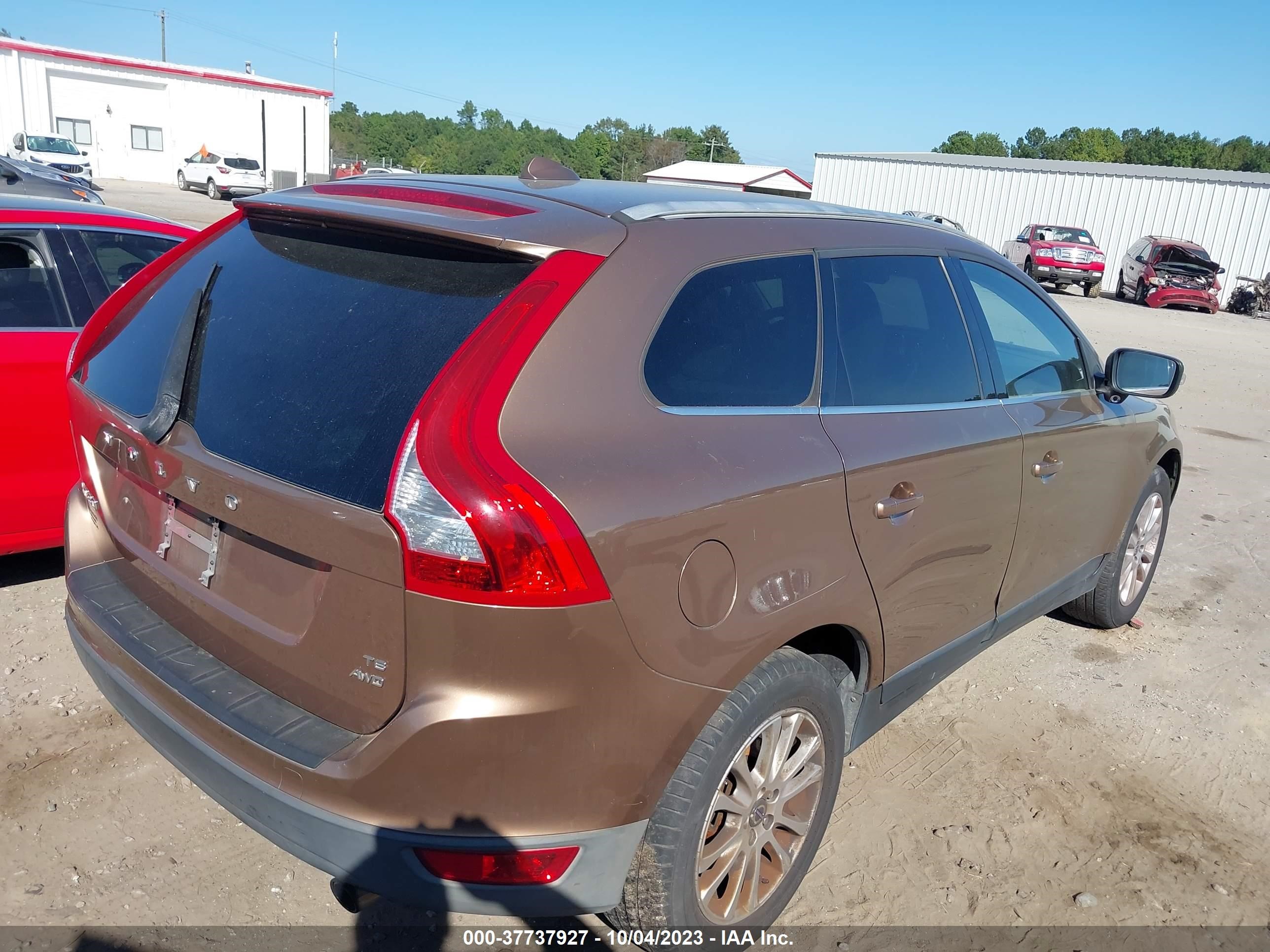 Photo 3 VIN: YV4992DZ2A2113825 - VOLVO XC60 