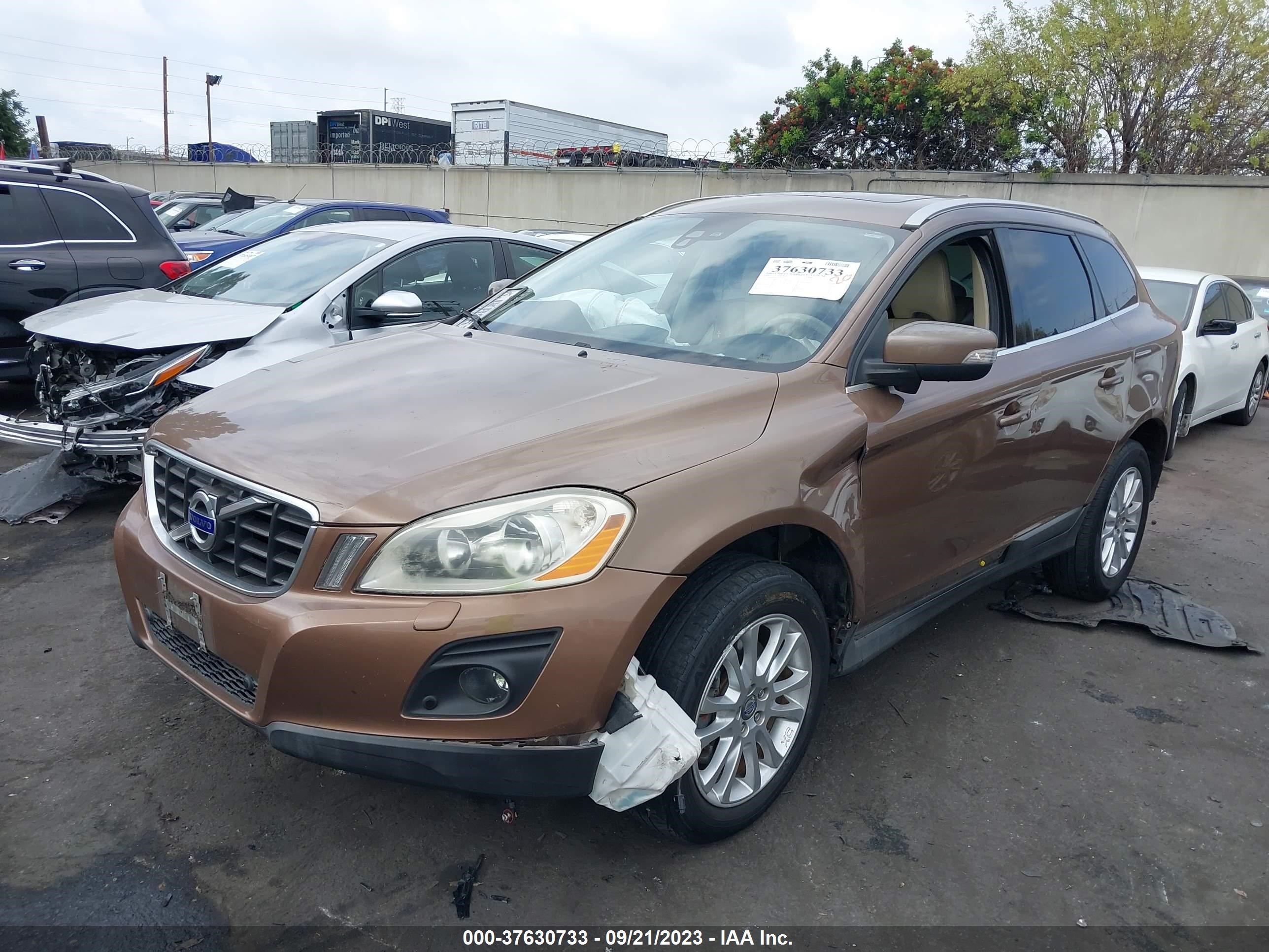 Photo 1 VIN: YV4992DZ3A2020392 - VOLVO XC60 