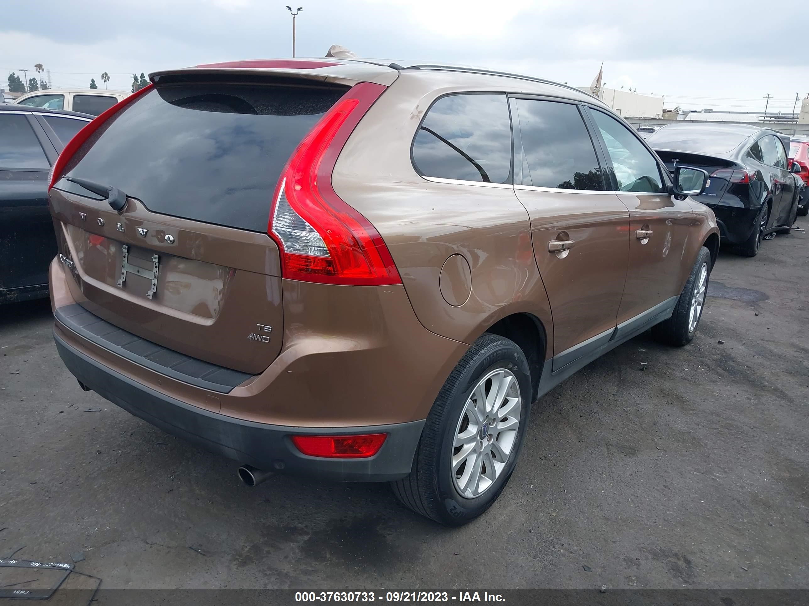 Photo 3 VIN: YV4992DZ3A2020392 - VOLVO XC60 