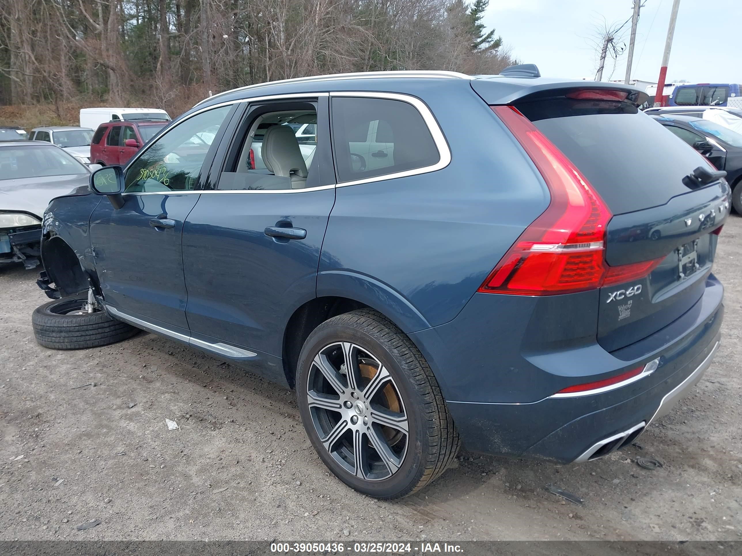 Photo 2 VIN: YV4A22RL3M1869695 - VOLVO XC60 