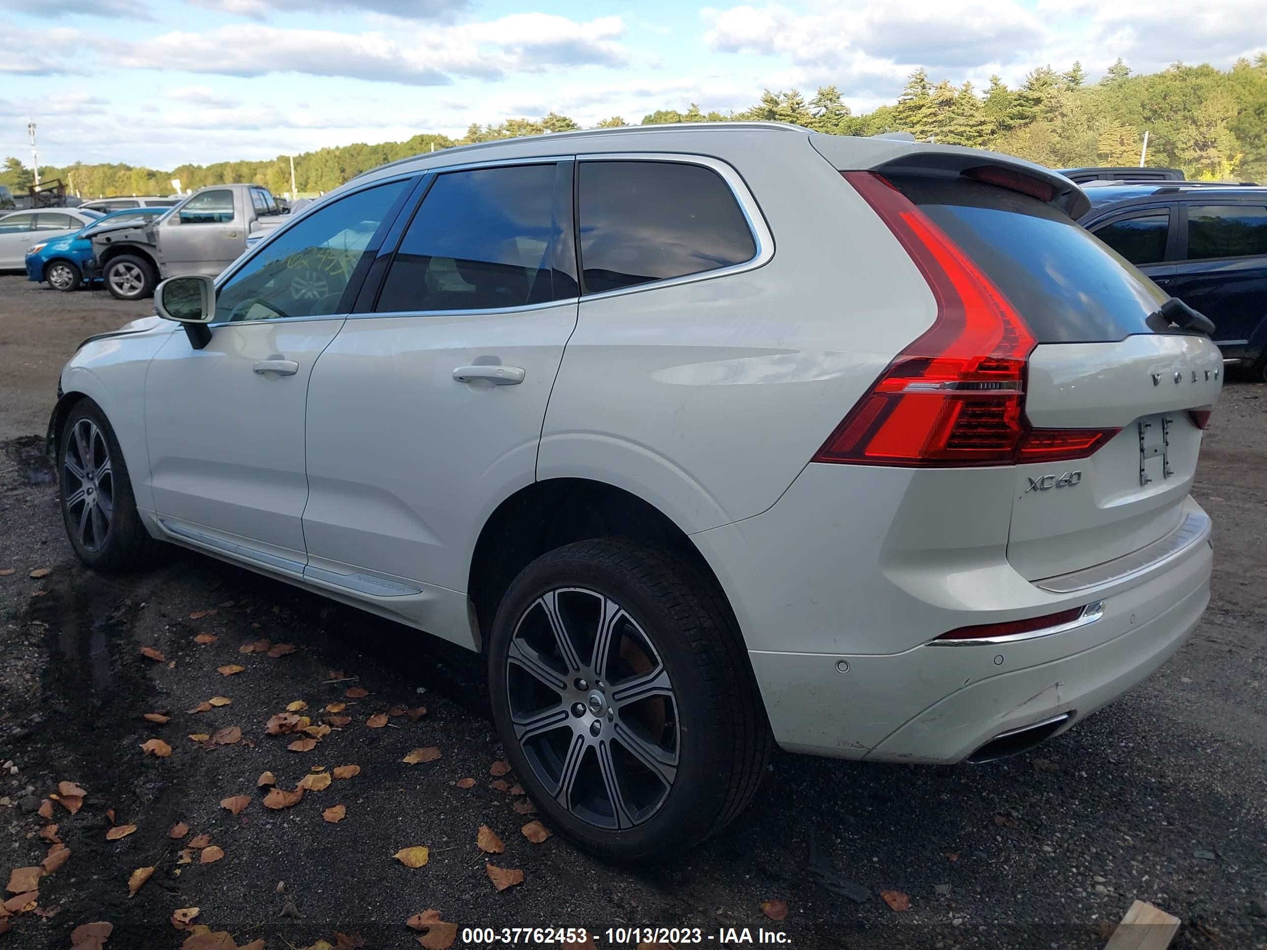 Photo 2 VIN: YV4A22RL9J1042232 - VOLVO XC60 