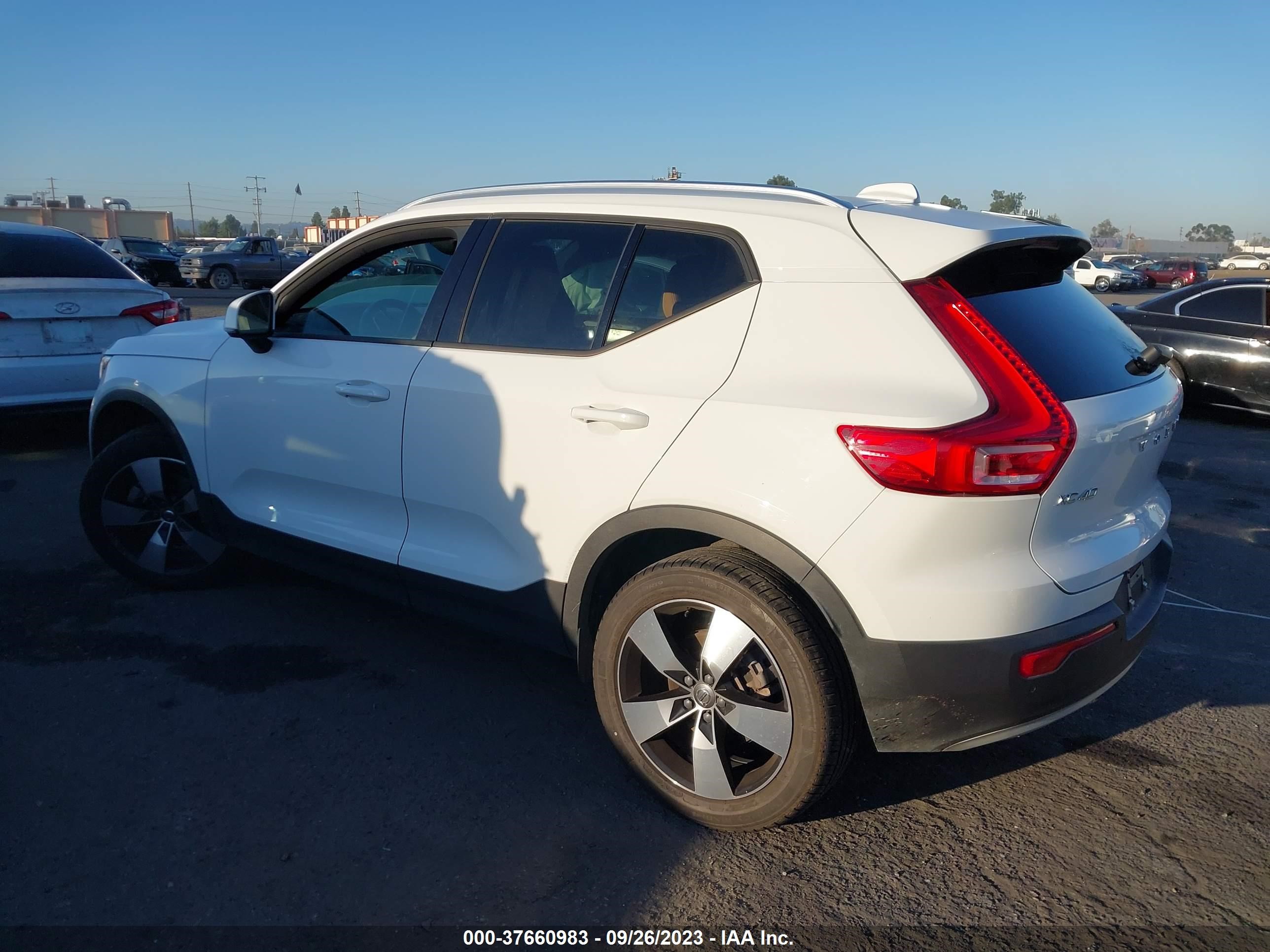 Photo 2 VIN: YV4AC2HK8L2251805 - VOLVO XC40 