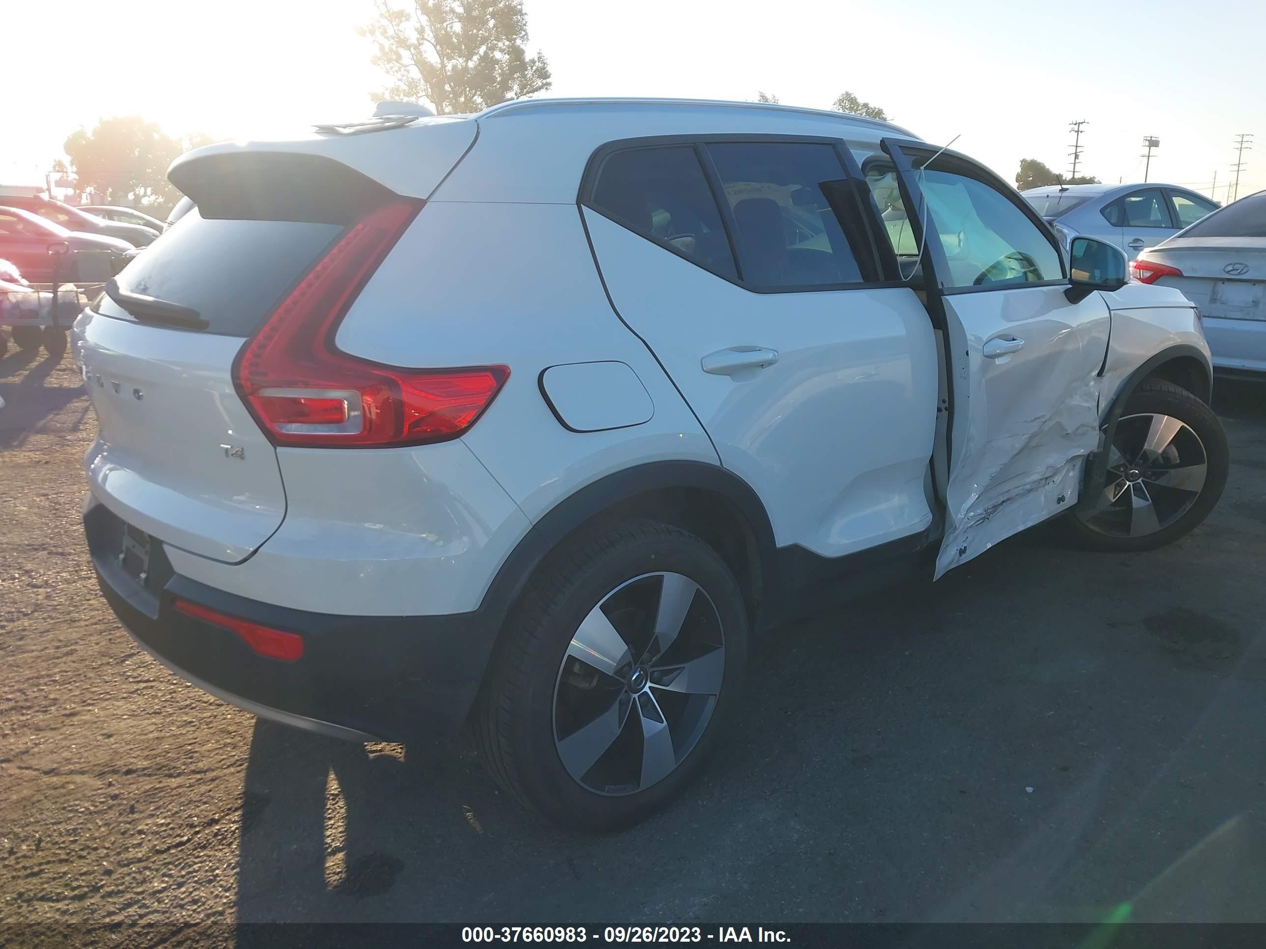 Photo 3 VIN: YV4AC2HK8L2251805 - VOLVO XC40 