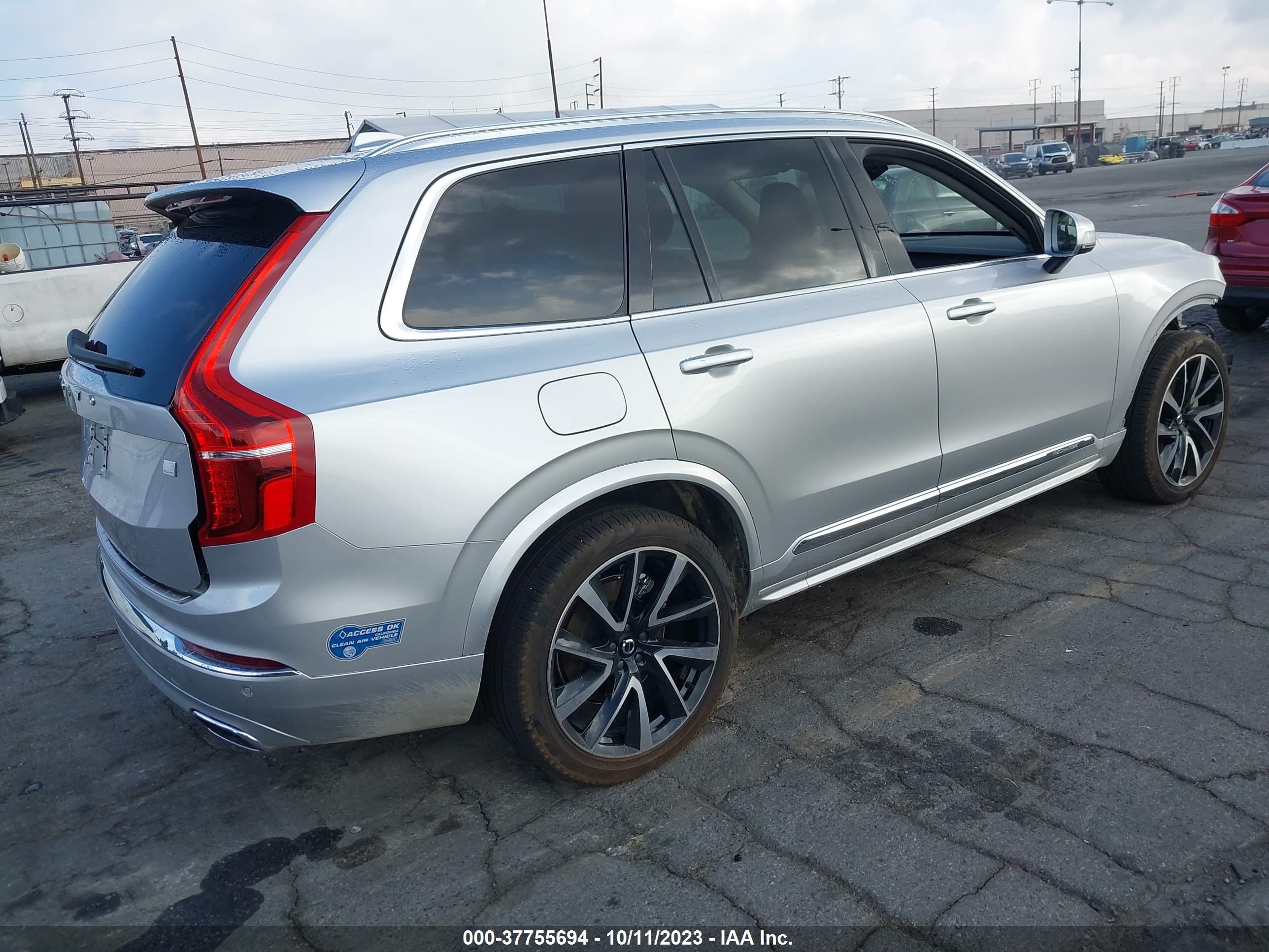 Photo 3 VIN: YV4BR0CK8M1697829 - VOLVO XC90 