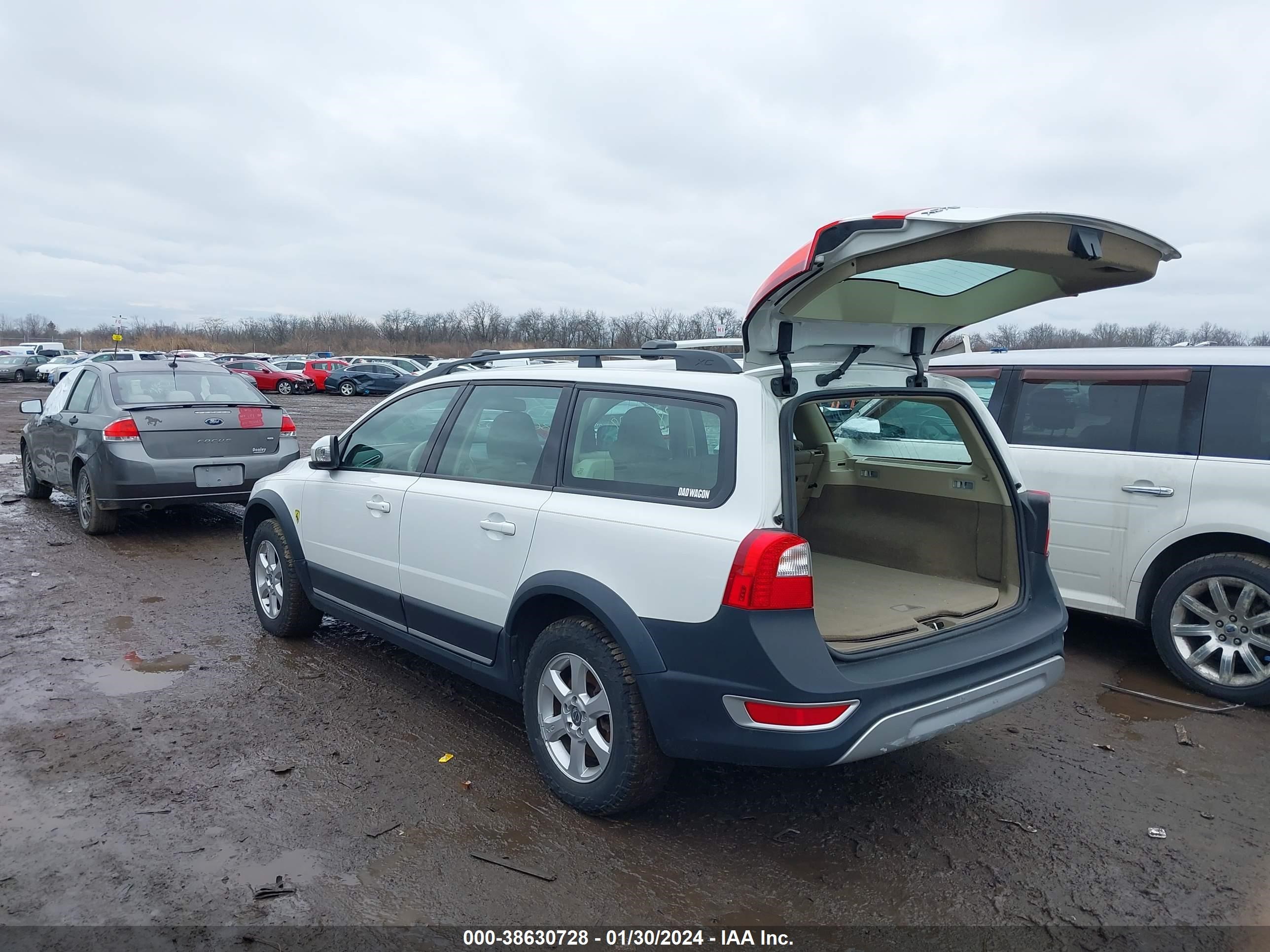 Photo 2 VIN: YV4BZ982681009829 - VOLVO XC70 