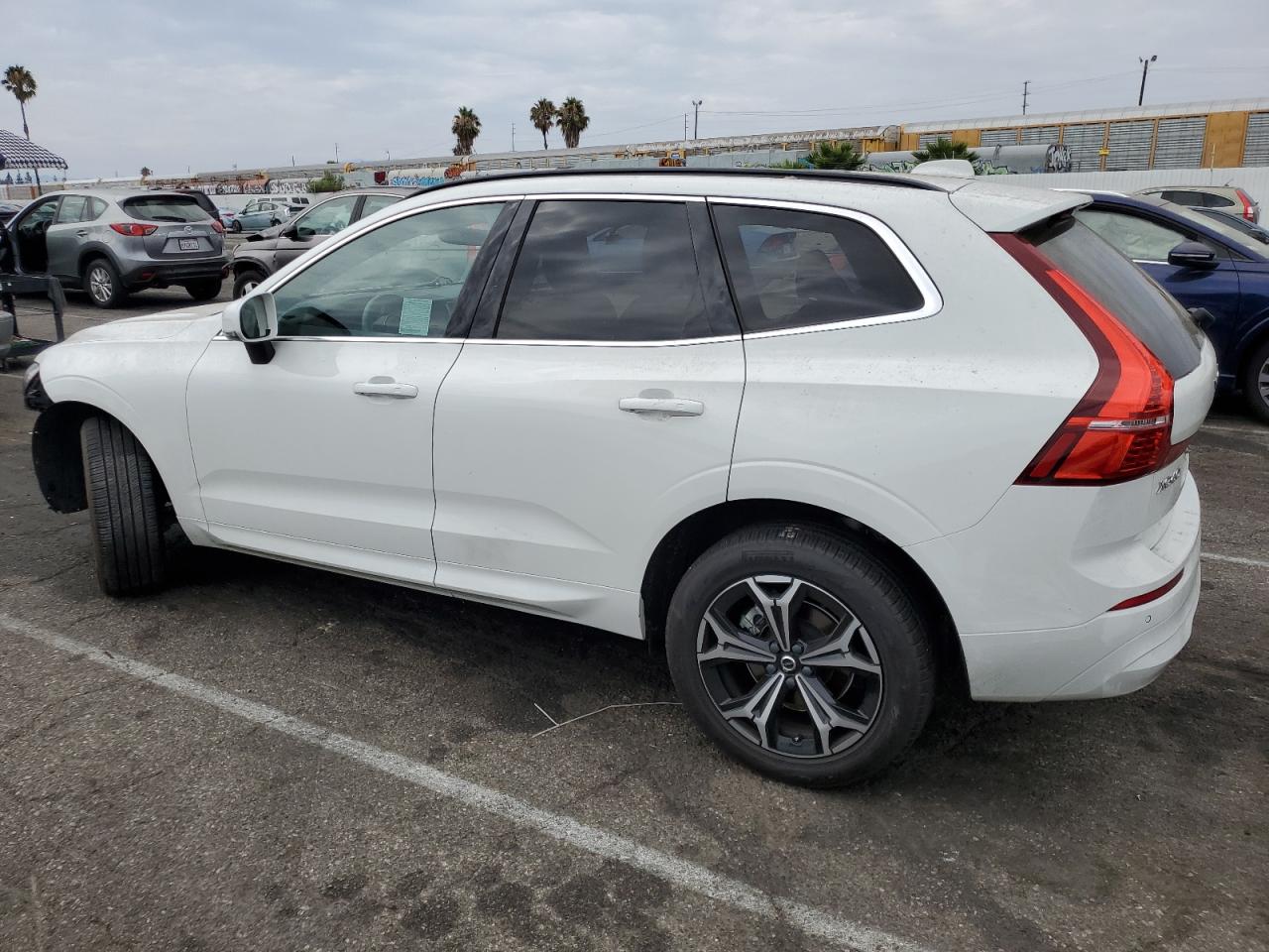 Photo 1 VIN: YV4L12RK2N1025037 - VOLVO XC60 