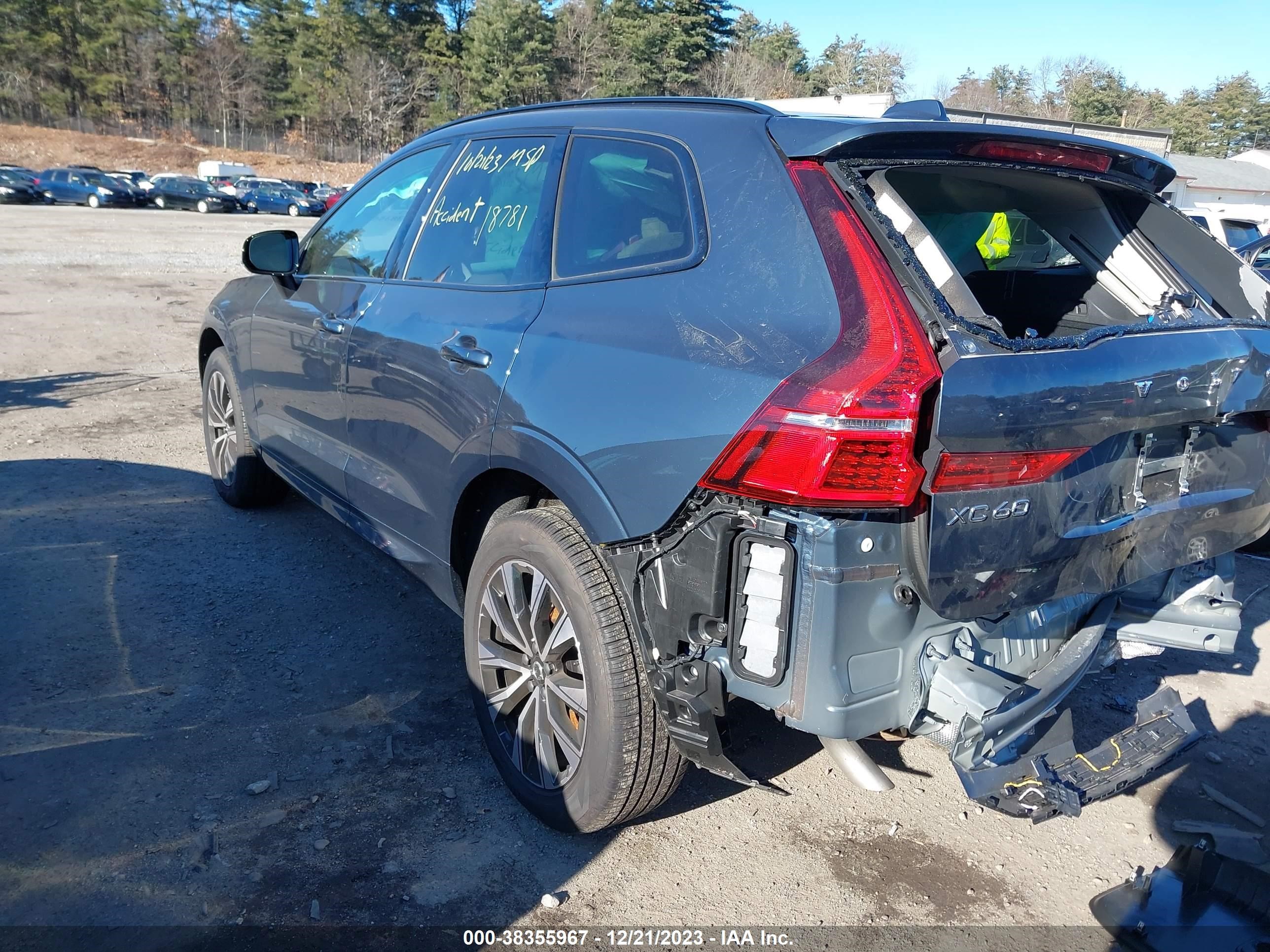 Photo 2 VIN: YV4L12RK2R1724903 - VOLVO XC60 