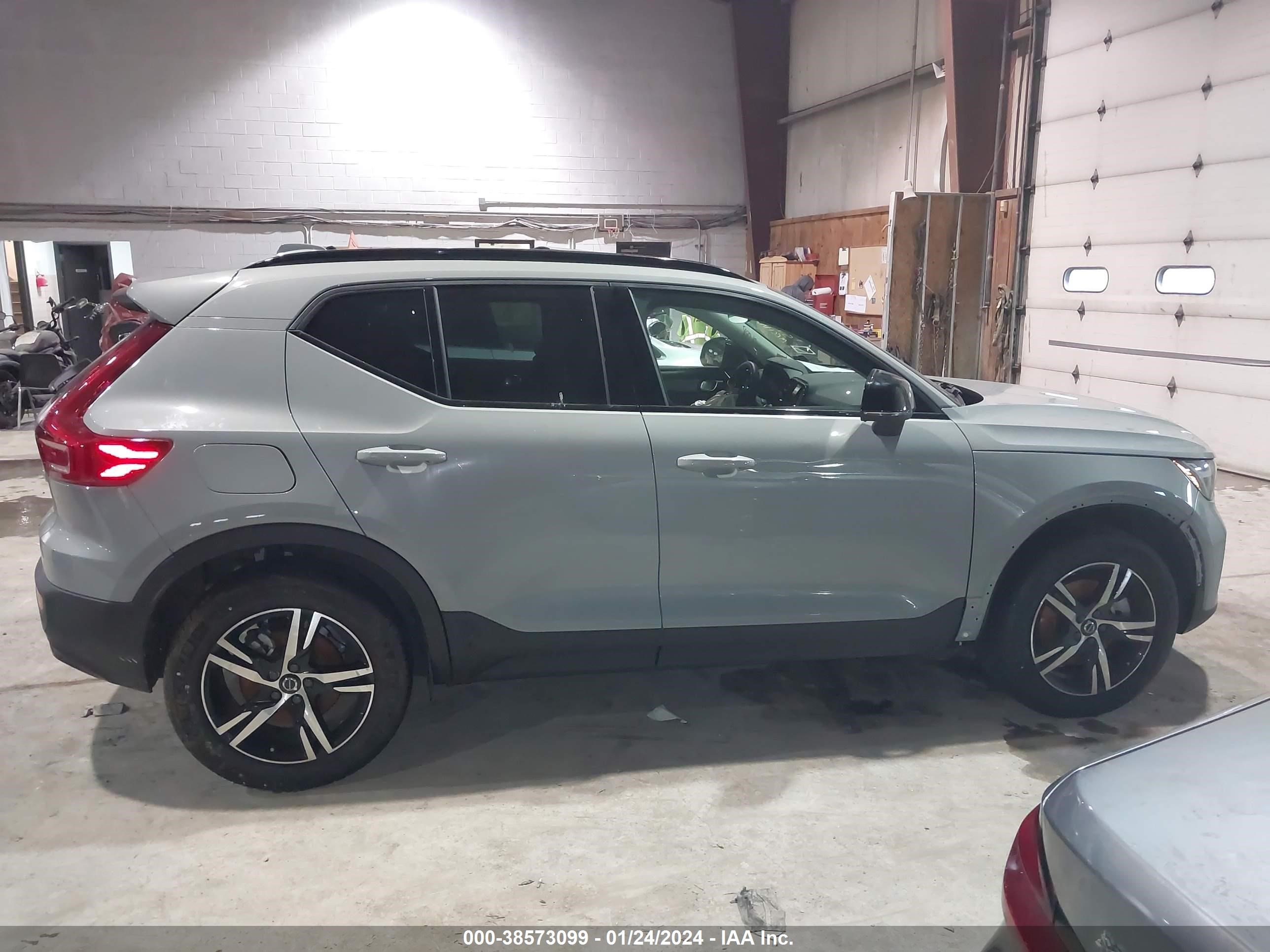 Photo 12 VIN: YV4L12UK8R2212970 - VOLVO XC40 