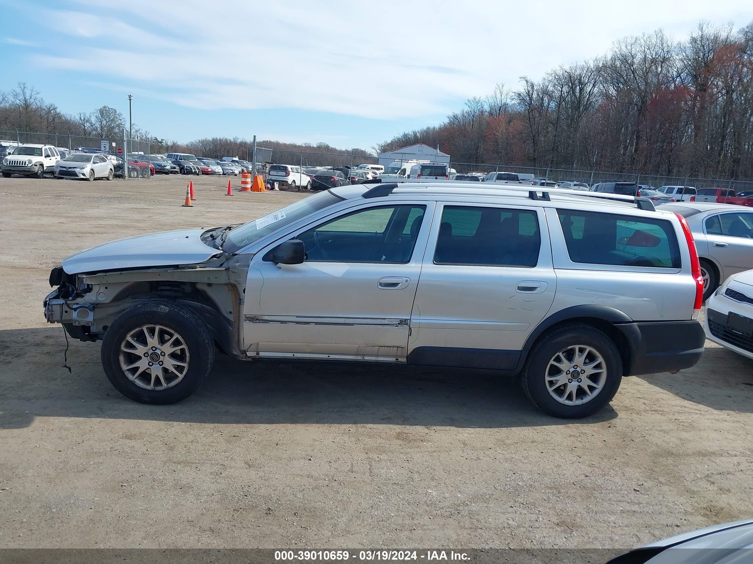 Photo 13 VIN: YV4SZ592071263462 - VOLVO XC70 