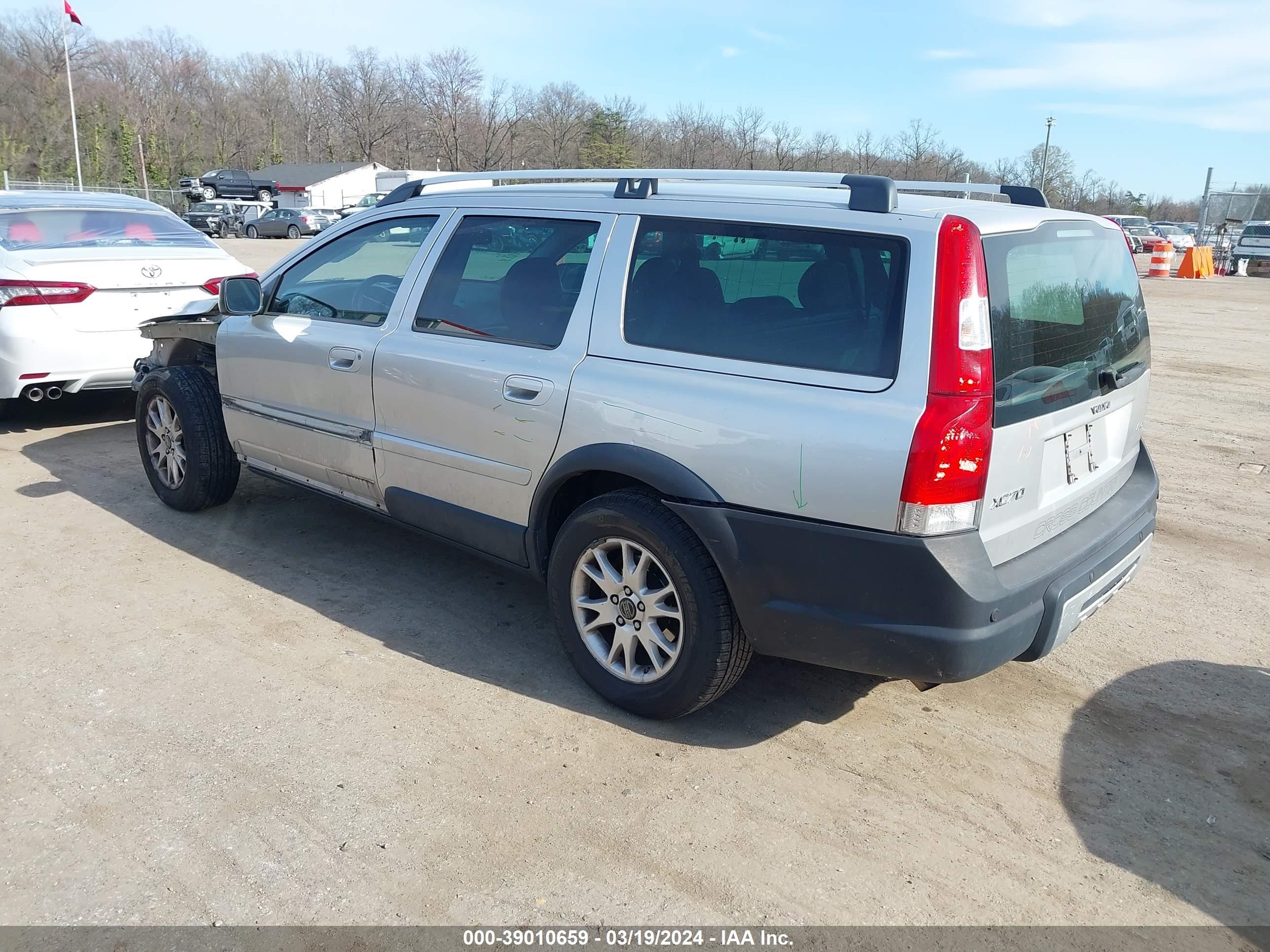 Photo 2 VIN: YV4SZ592071263462 - VOLVO XC70 