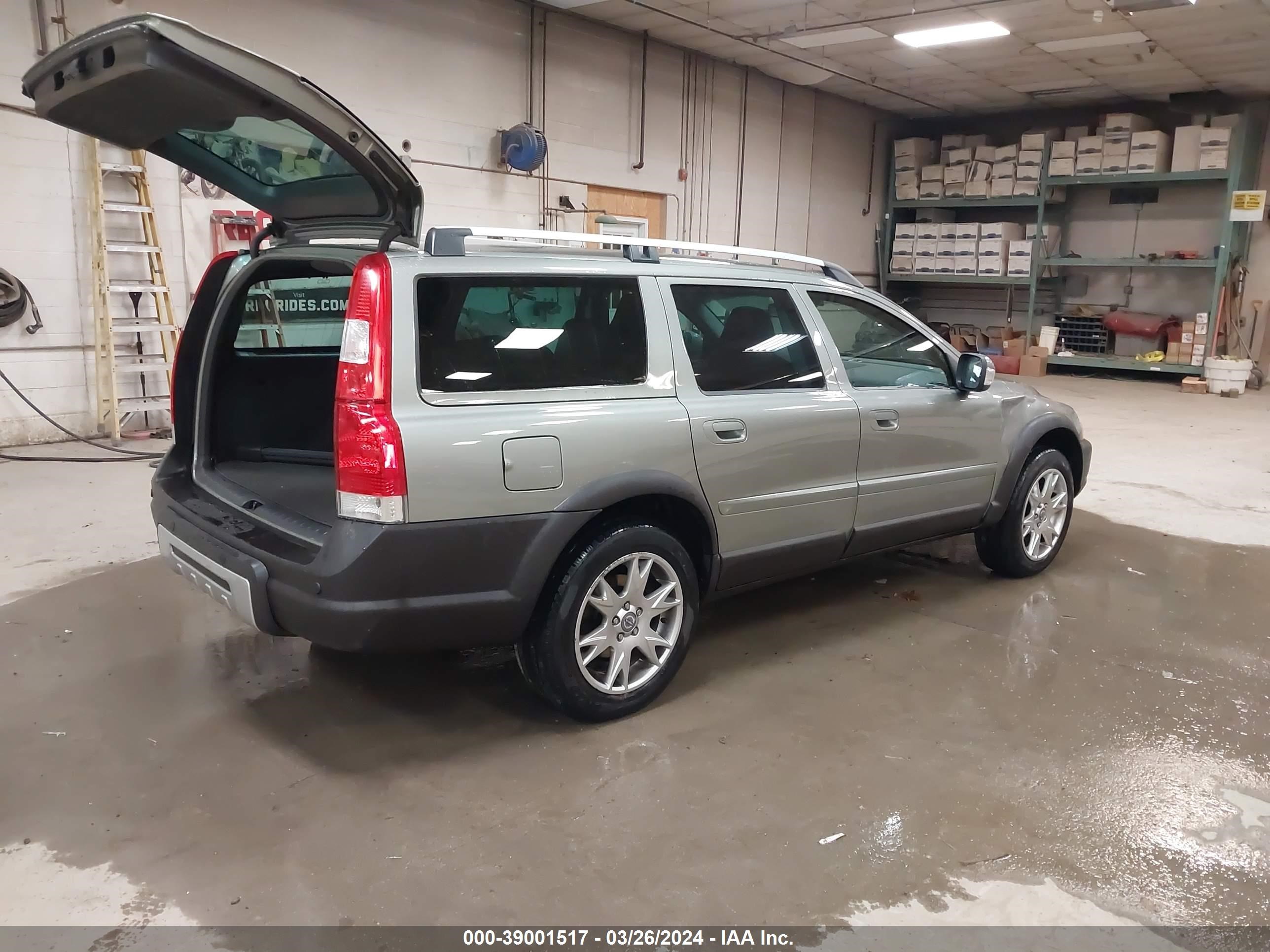 Photo 3 VIN: YV4SZ592471281446 - VOLVO XC70 