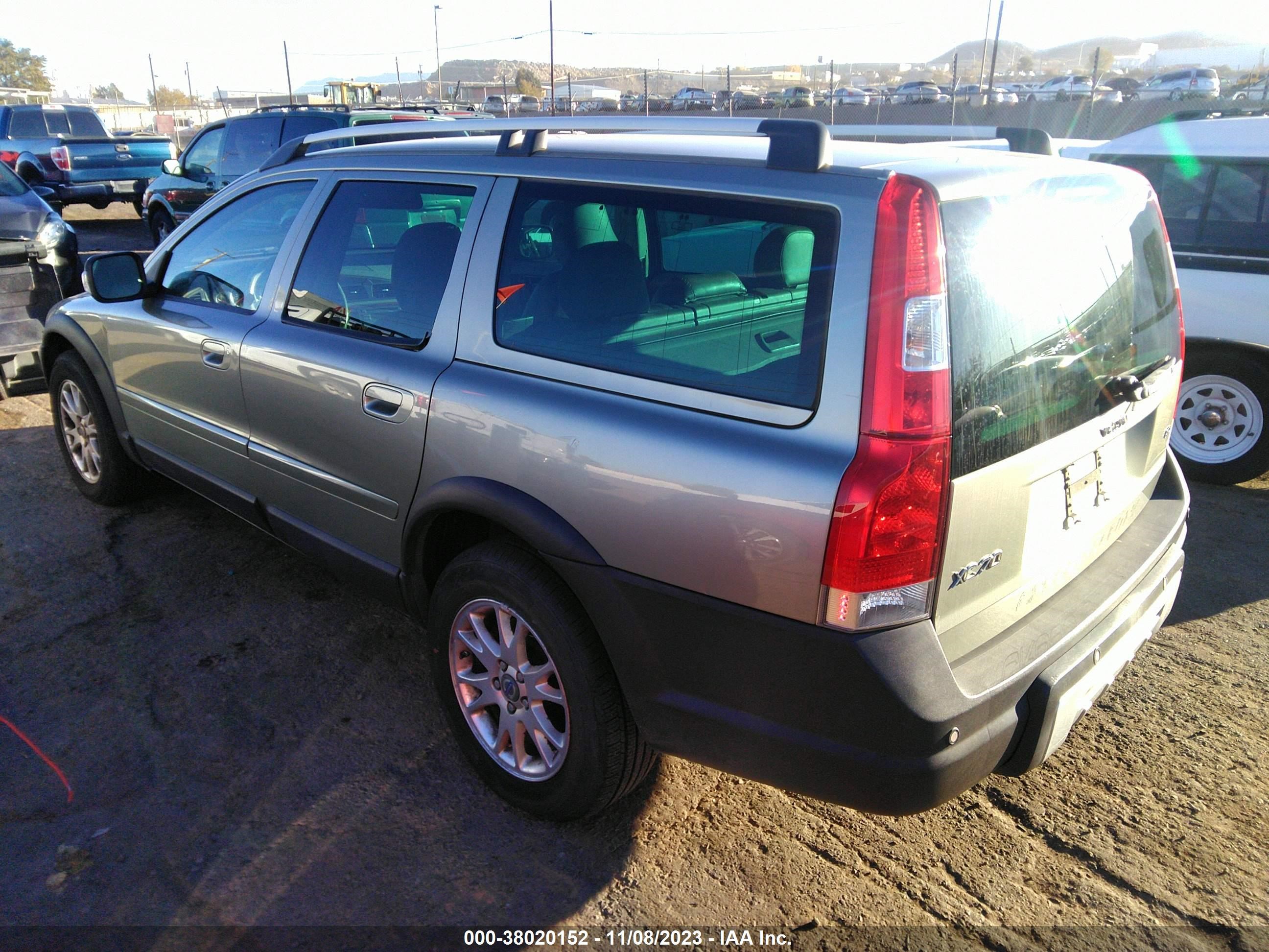 Photo 2 VIN: YV4SZ592571259438 - VOLVO XC70 