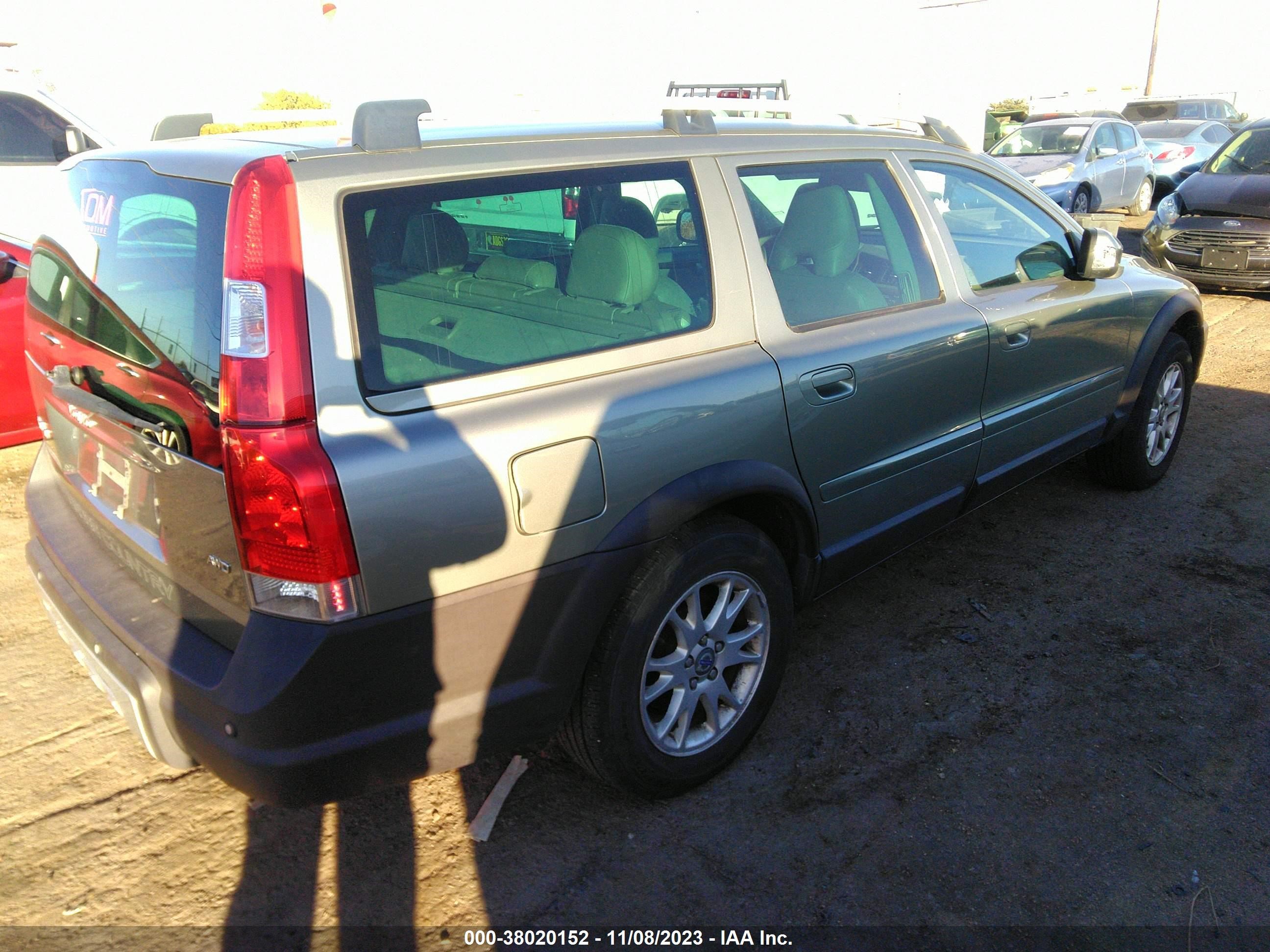 Photo 3 VIN: YV4SZ592571259438 - VOLVO XC70 