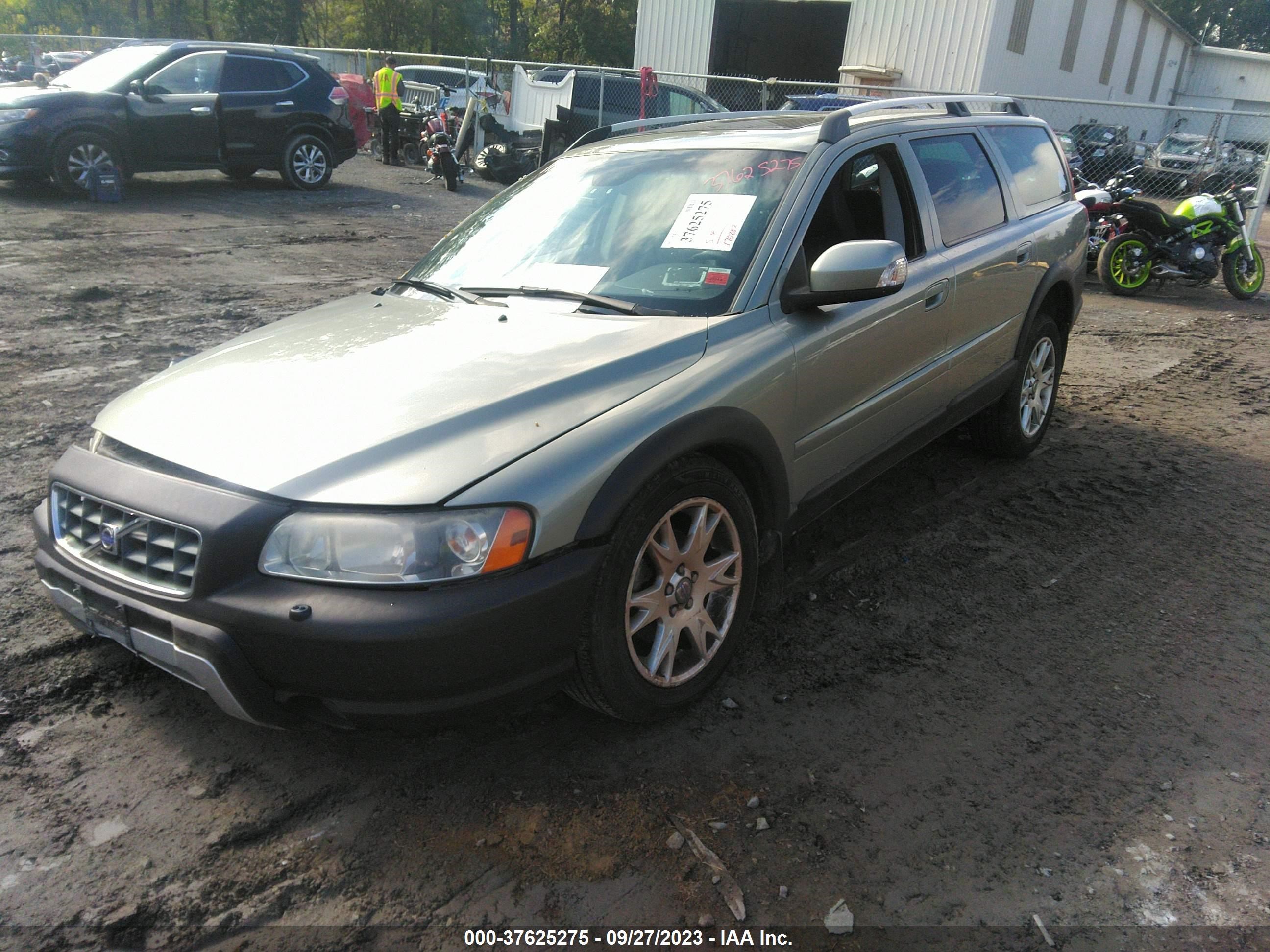 Photo 1 VIN: YV4SZ592571282850 - VOLVO XC70 