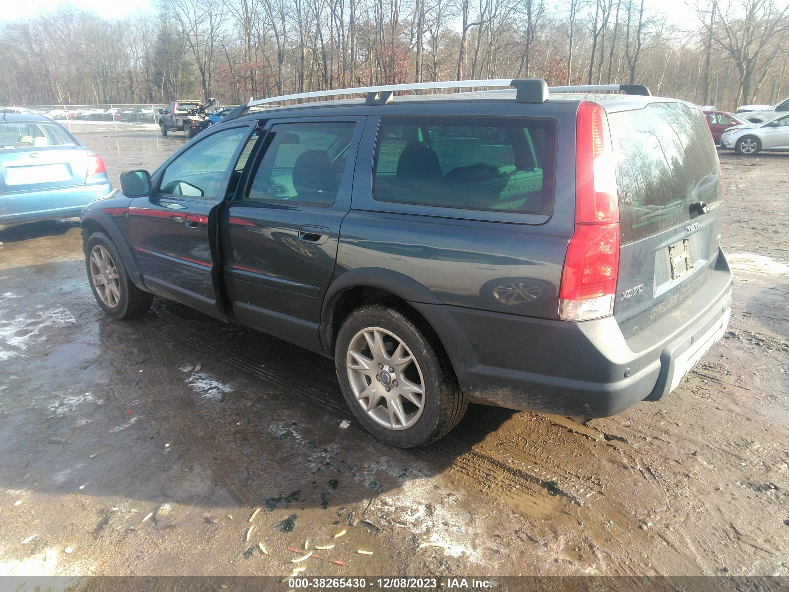 Photo 2 VIN: YV4SZ592571282962 - VOLVO XC70 