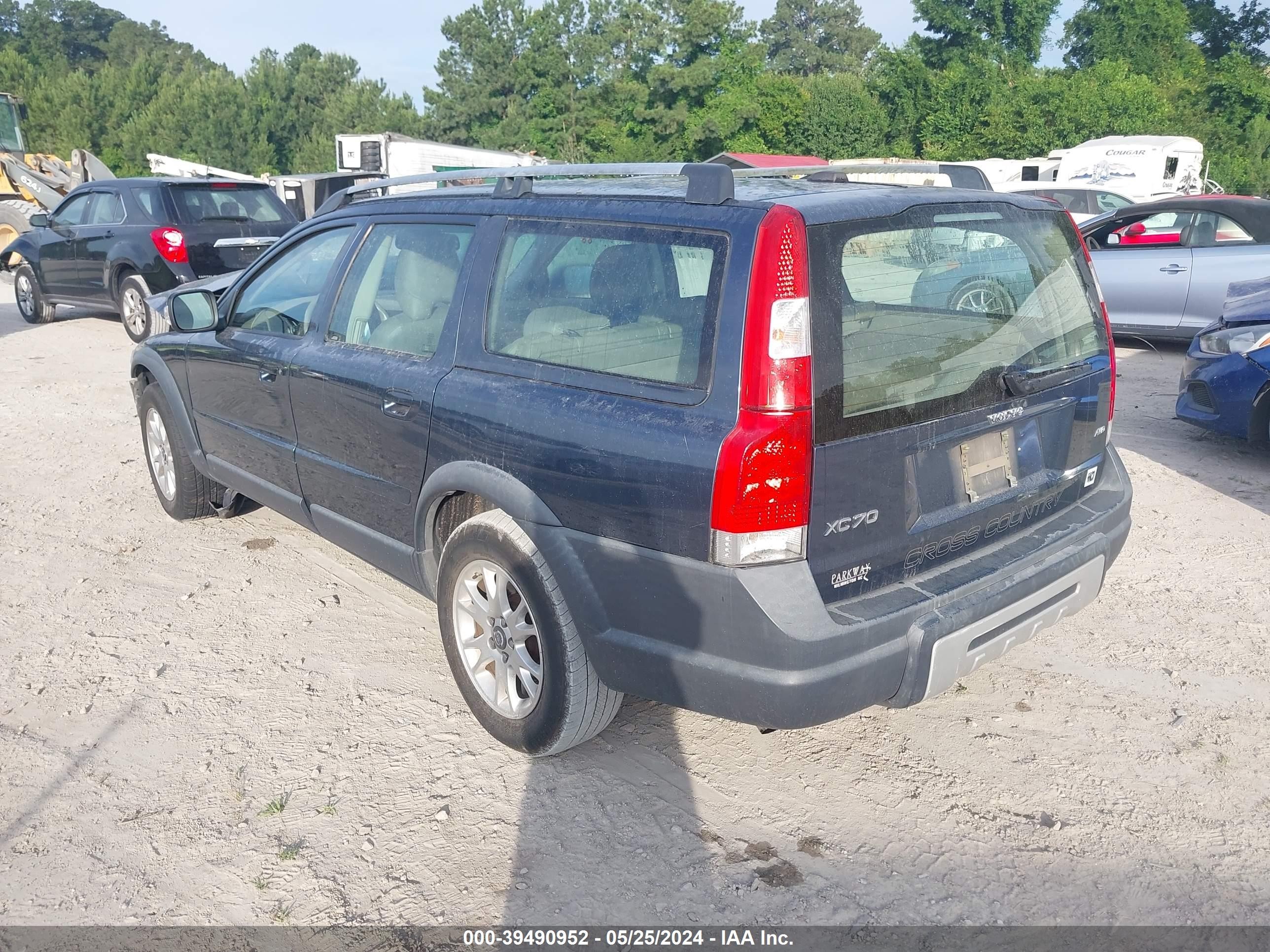 Photo 2 VIN: YV4SZ592771258369 - VOLVO XC70 