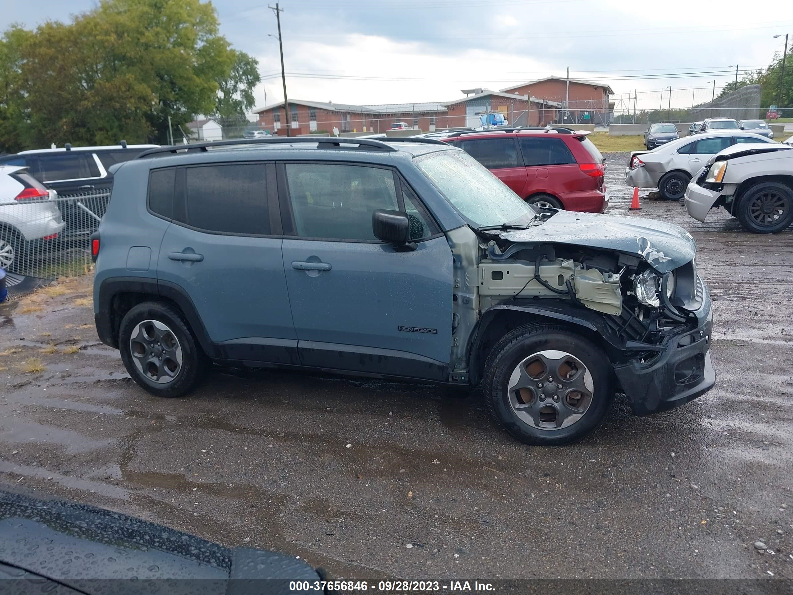 Photo 12 VIN: ZACCJAABXHPF34810 - JEEP RENEGADE 