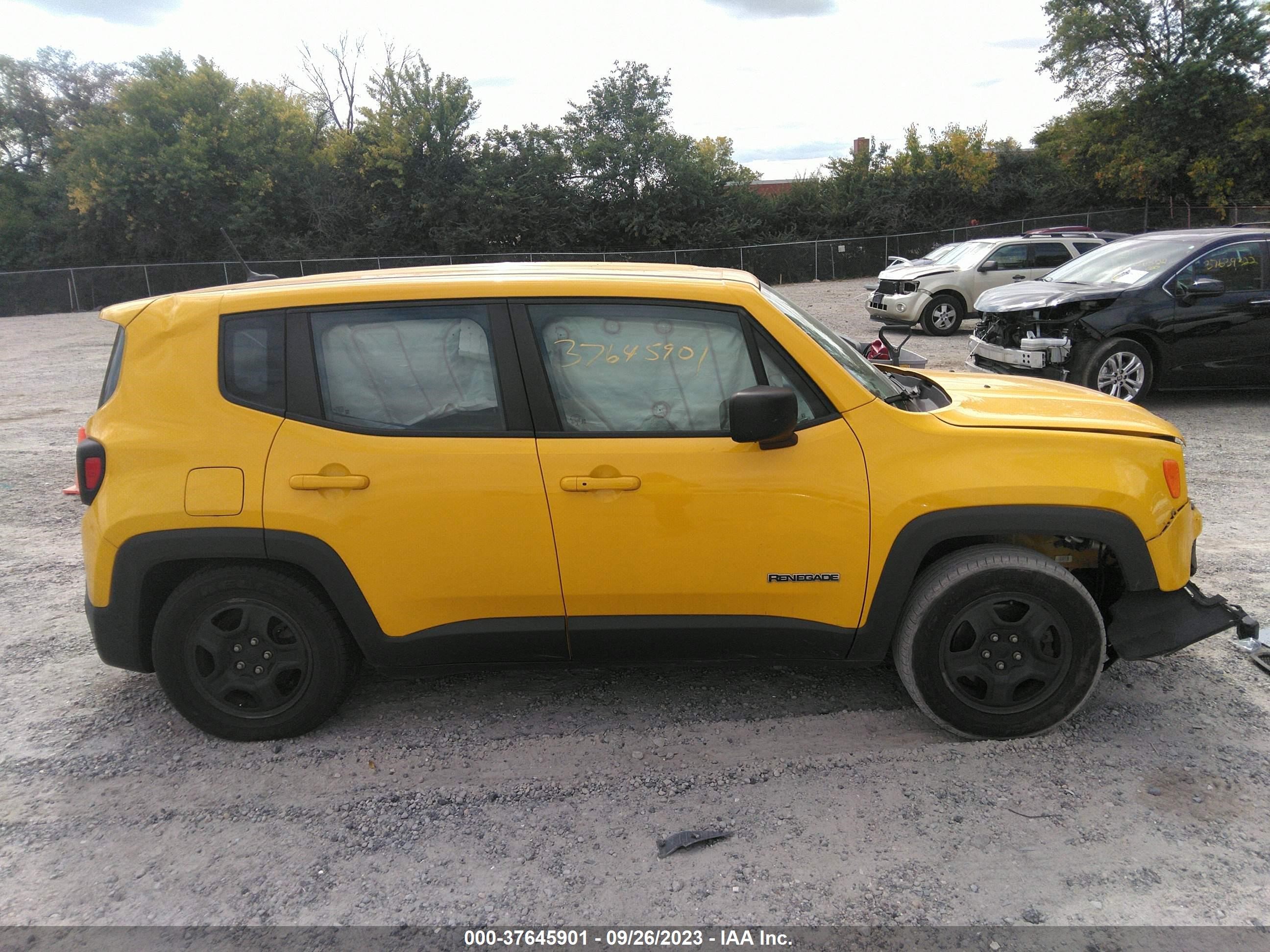 Photo 13 VIN: ZACCJAAT0GPC67815 - JEEP RENEGADE 