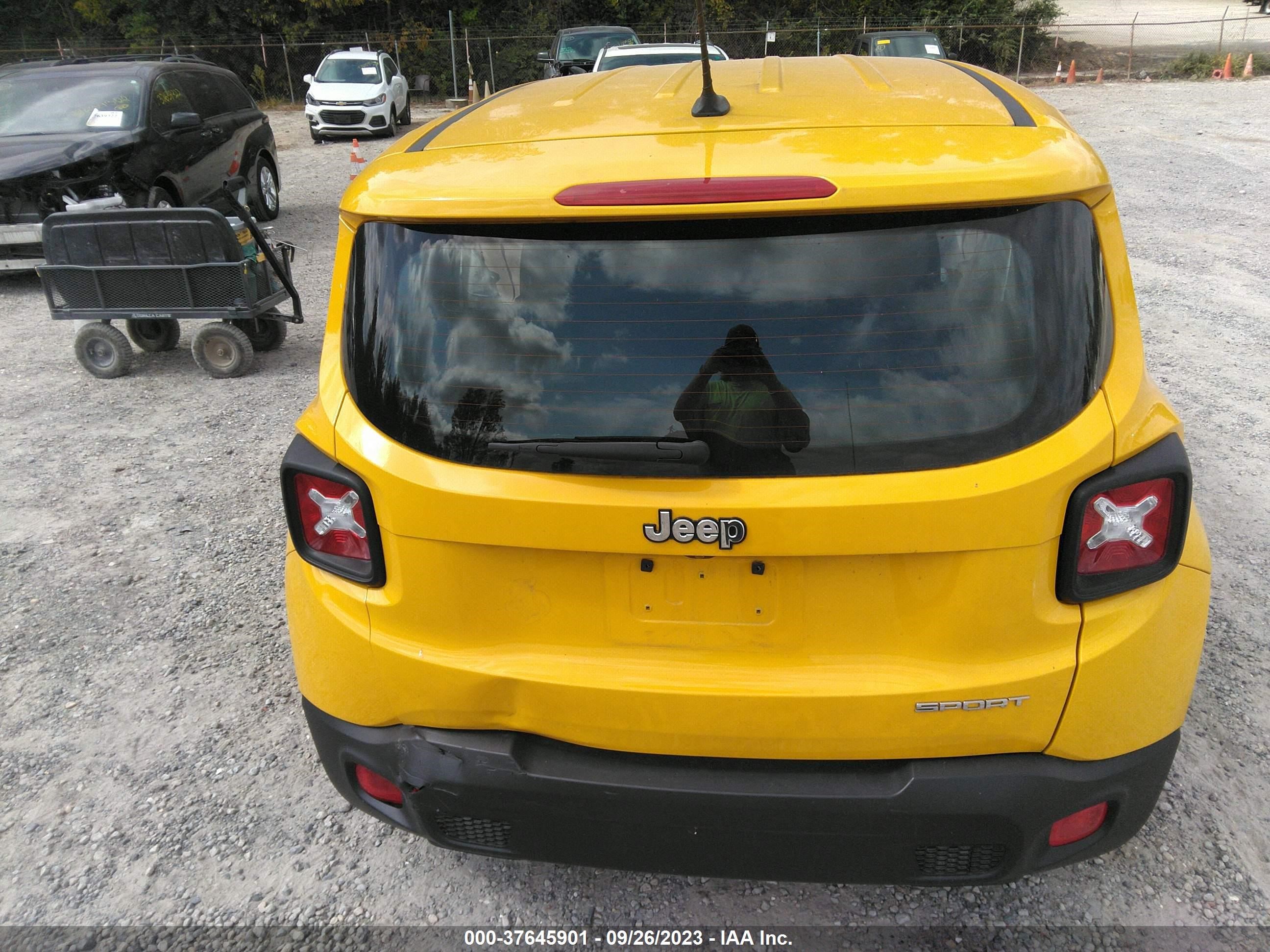 Photo 16 VIN: ZACCJAAT0GPC67815 - JEEP RENEGADE 