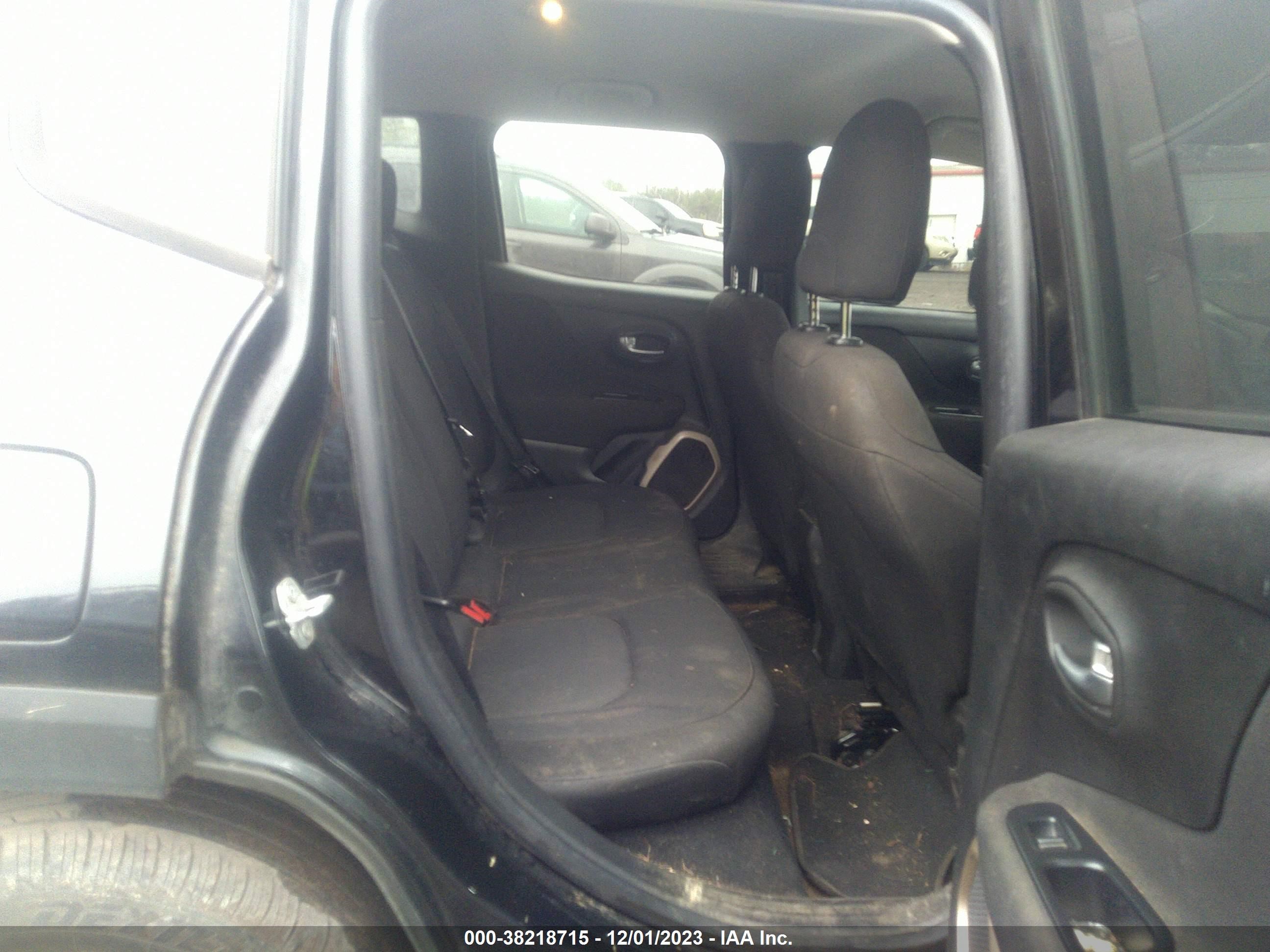 Photo 7 VIN: ZACCJAAT4GPE37951 - JEEP RENEGADE 