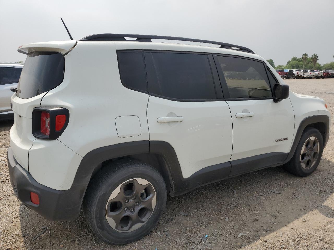 Photo 2 VIN: ZACCJAATXGPD76878 - JEEP RENEGADE 