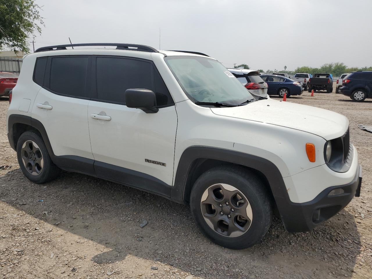 Photo 3 VIN: ZACCJAATXGPD76878 - JEEP RENEGADE 