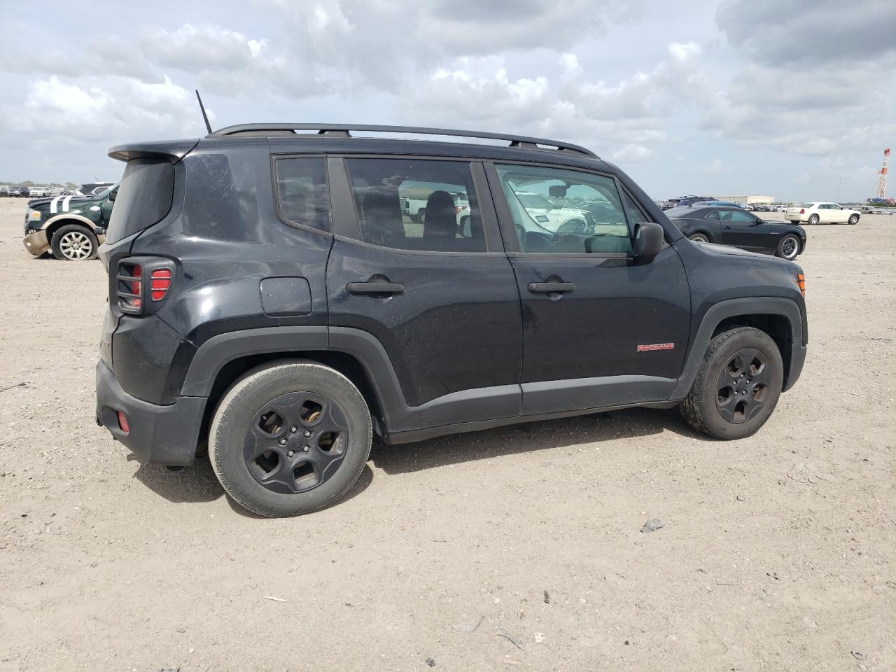 Photo 2 VIN: ZACCJAAW3GPE02442 - JEEP RENEGADE 