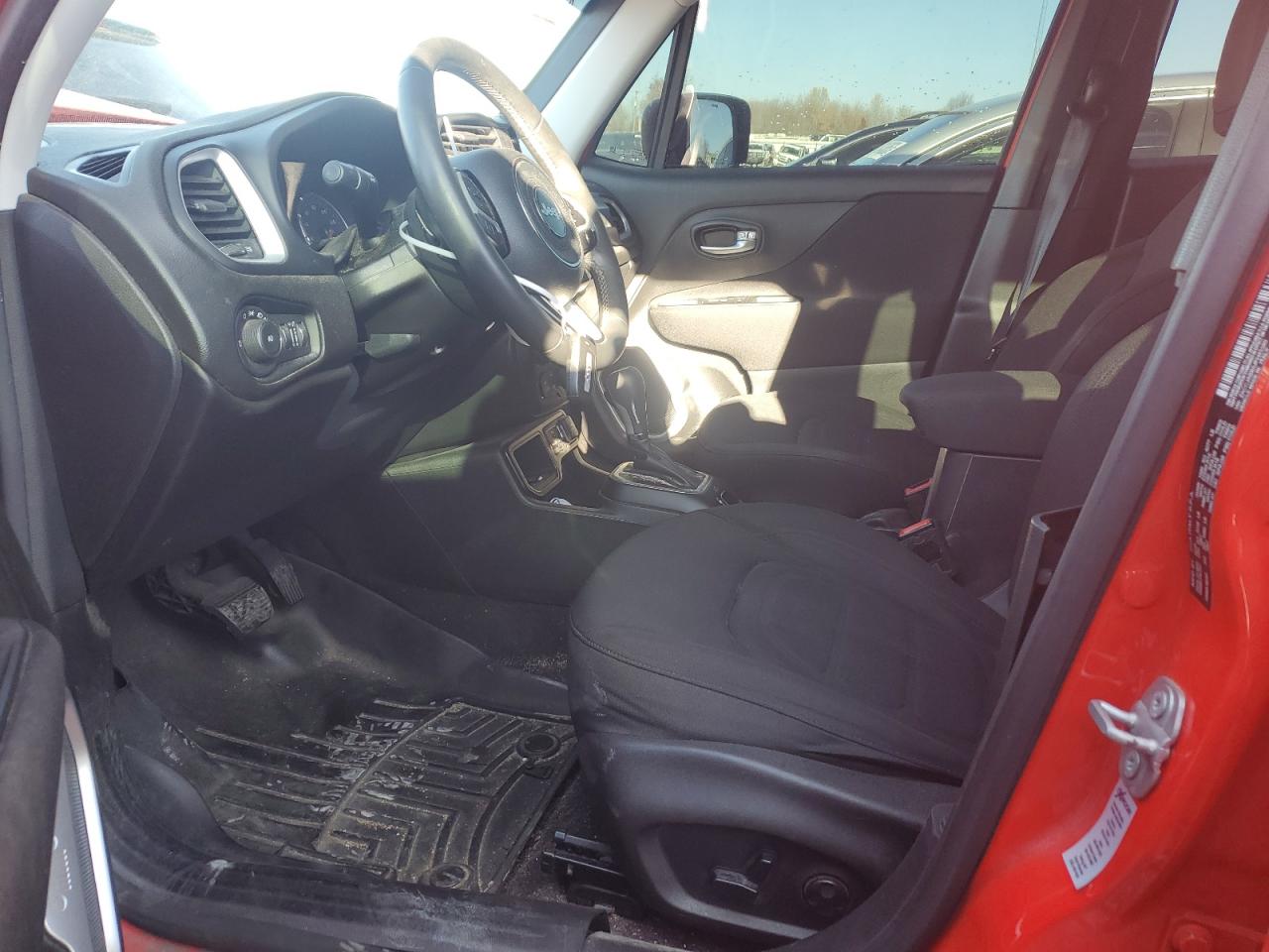 Photo 6 VIN: ZACCJABB0JPH83380 - JEEP RENEGADE 