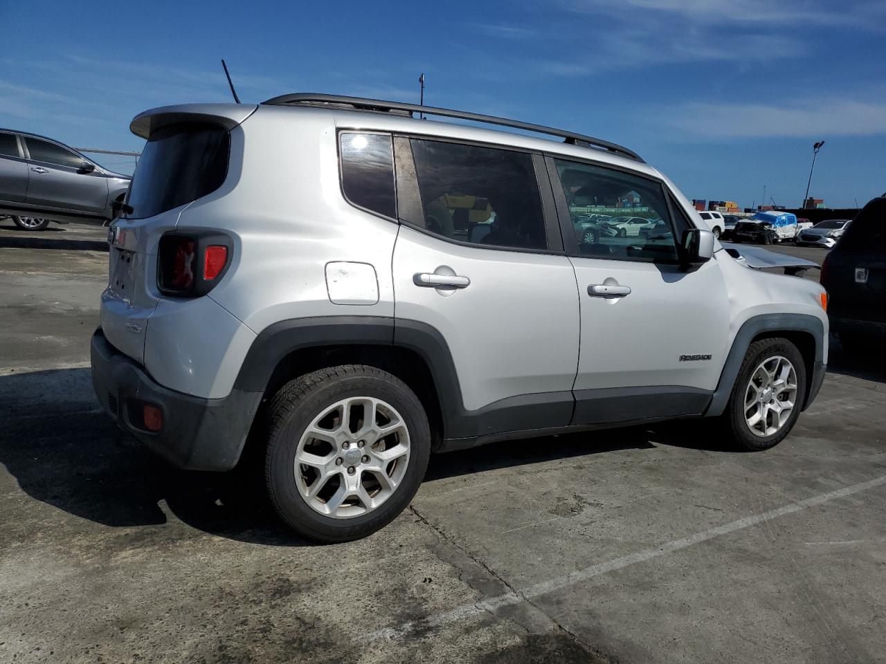 Photo 2 VIN: ZACCJABB3HPE82113 - JEEP RENEGADE 