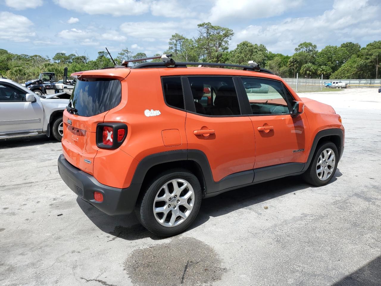 Photo 2 VIN: ZACCJABB3HPE91359 - JEEP RENEGADE 