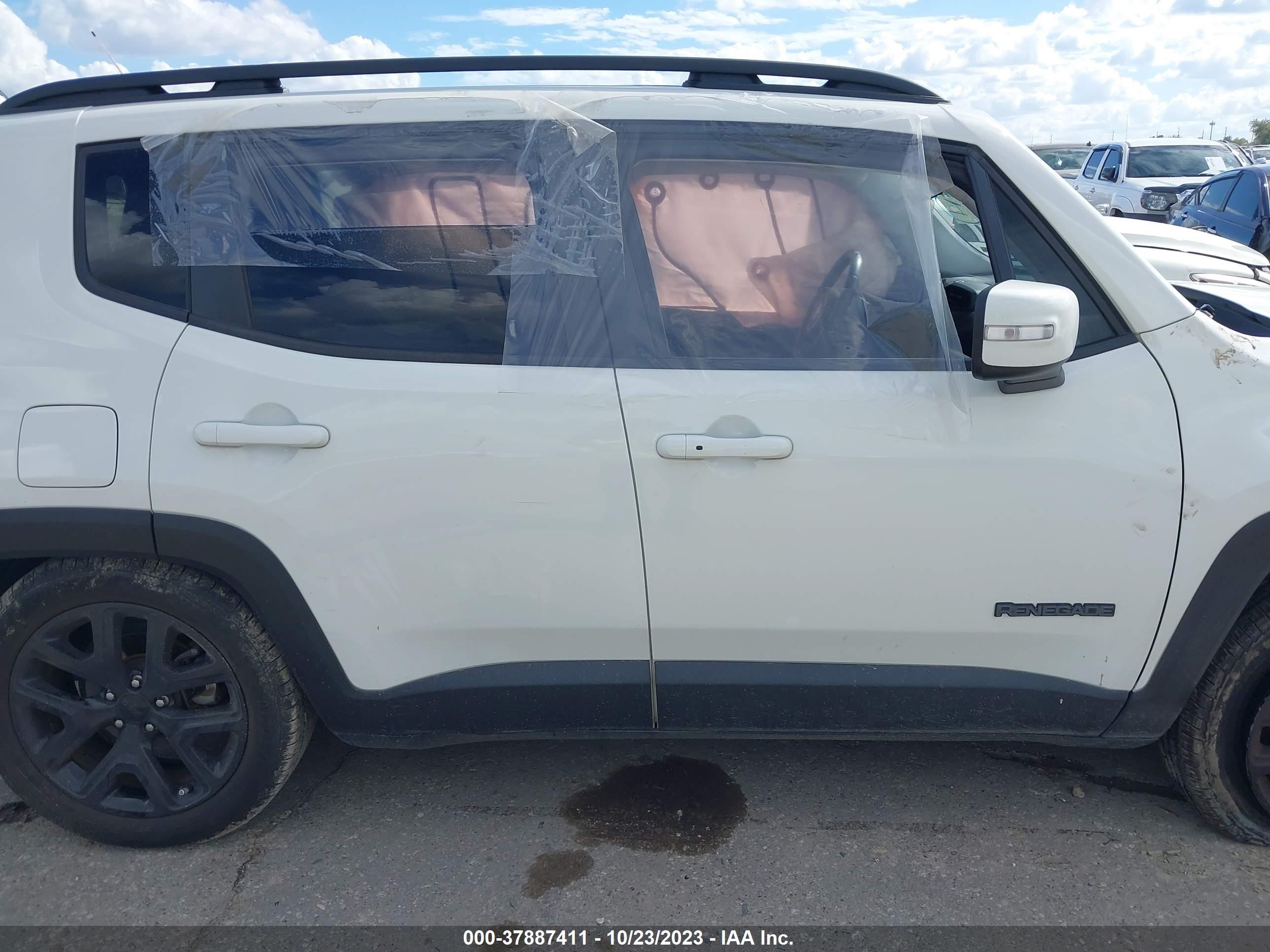 Photo 12 VIN: ZACCJABB4HPF76243 - JEEP RENEGADE 