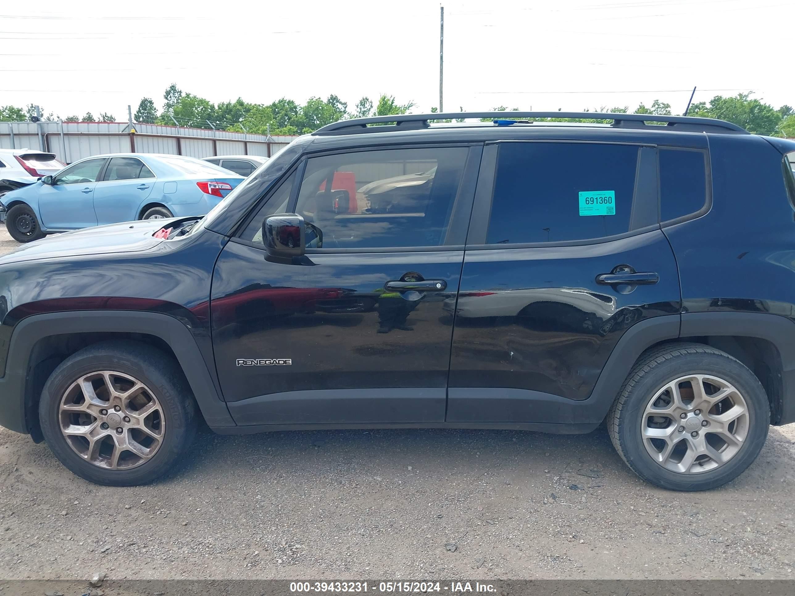 Photo 12 VIN: ZACCJABB4JPG96324 - JEEP RENEGADE 