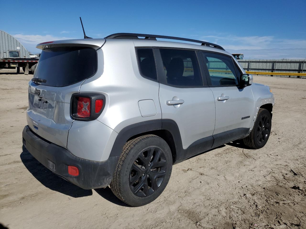 Photo 2 VIN: ZACCJABB4JPH61494 - JEEP RENEGADE 