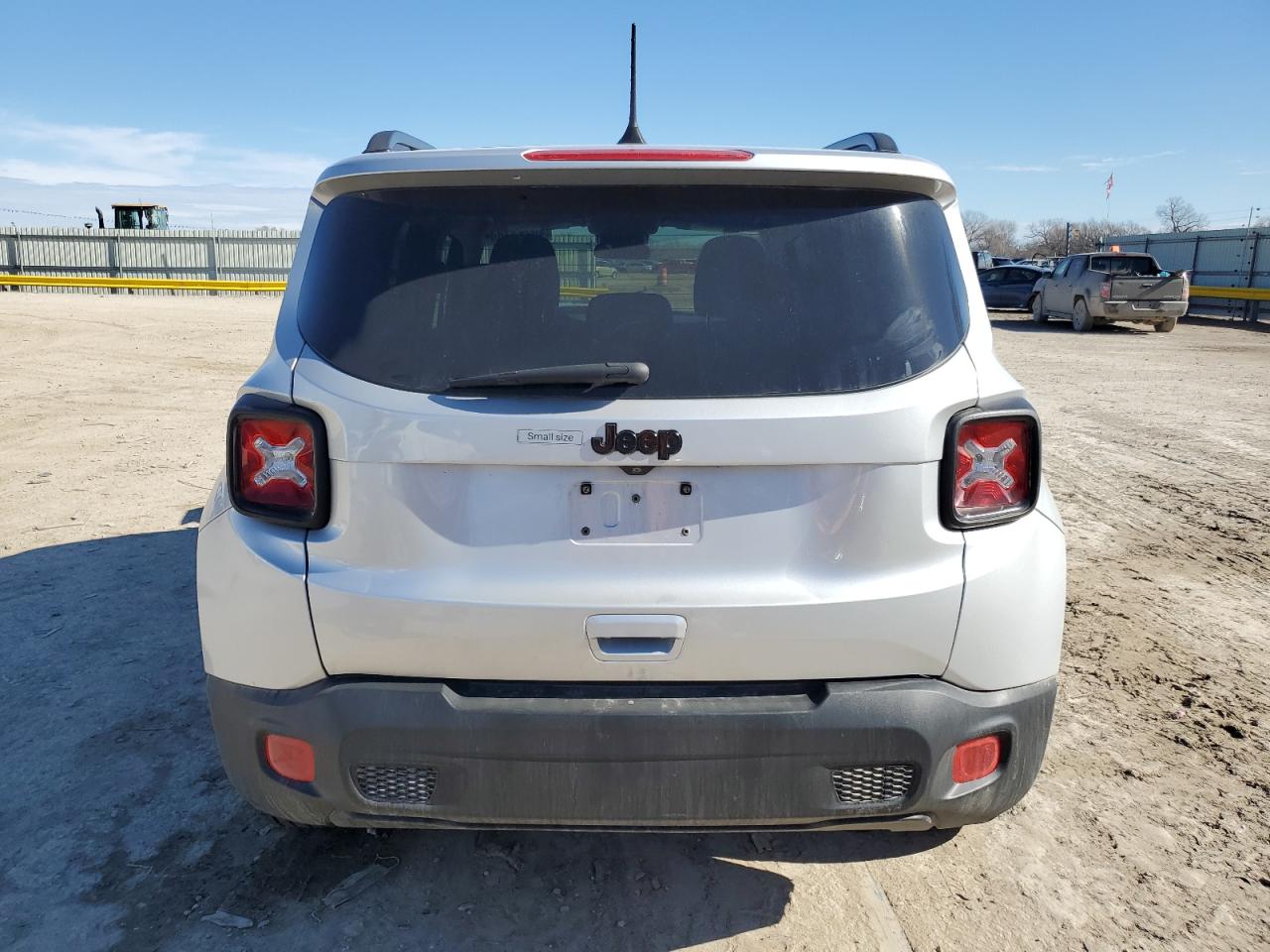 Photo 5 VIN: ZACCJABB4JPH61494 - JEEP RENEGADE 