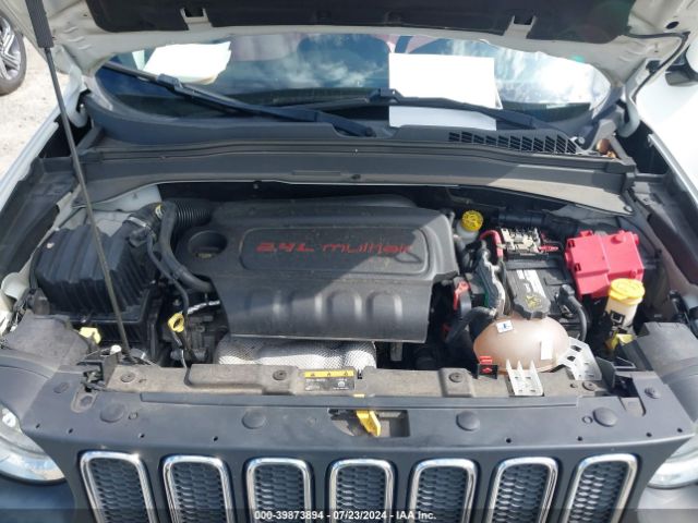 Photo 9 VIN: ZACCJABB4JPH81759 - JEEP RENEGADE 