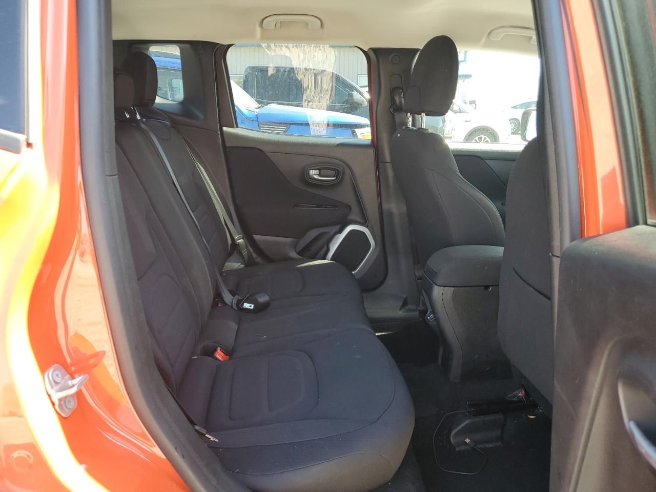 Photo 10 VIN: ZACCJABB5JPH83357 - JEEP RENEGADE 