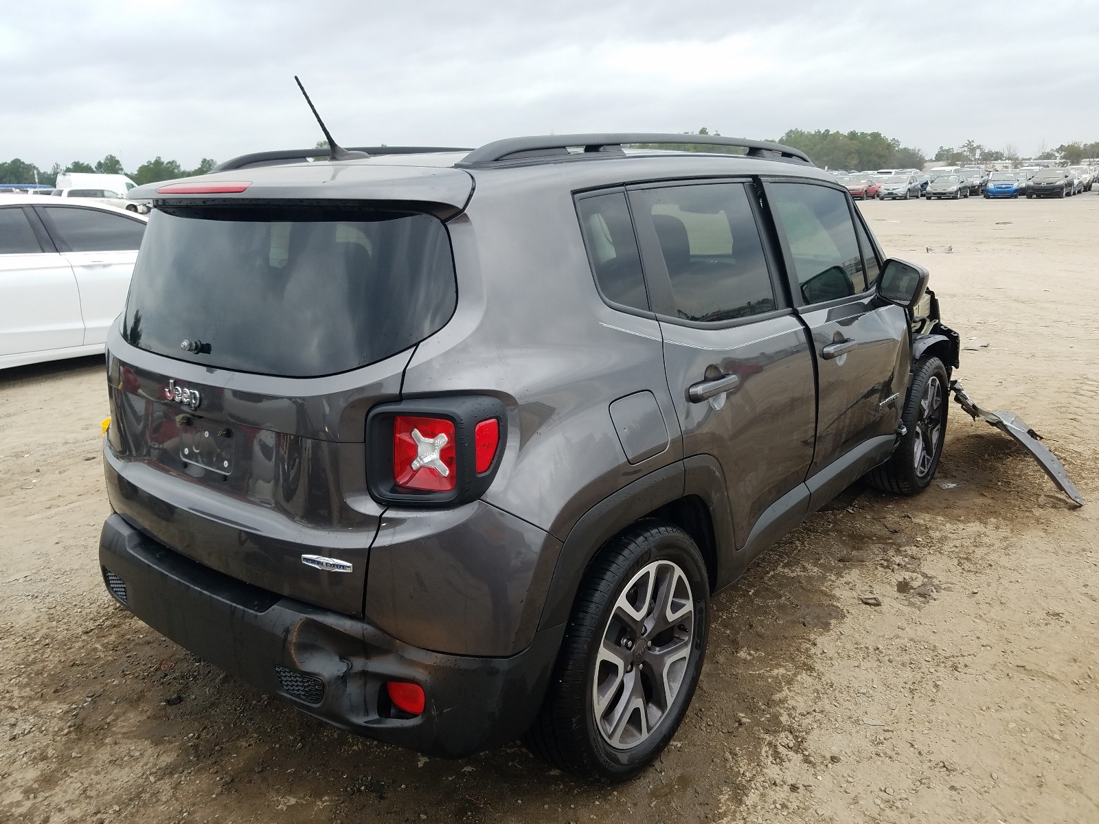 Photo 3 VIN: ZACCJABB6HPE39210 - JEEP RENEGADE 