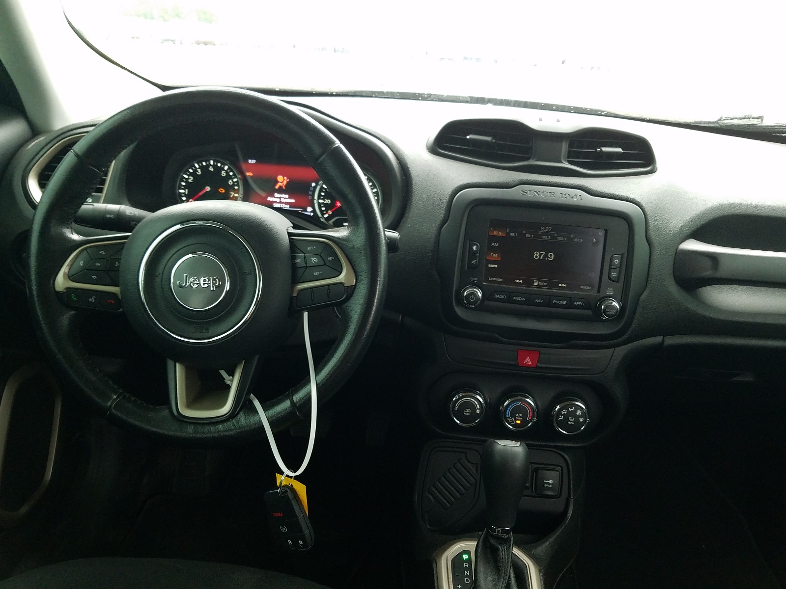 Photo 8 VIN: ZACCJABB6HPE39210 - JEEP RENEGADE 