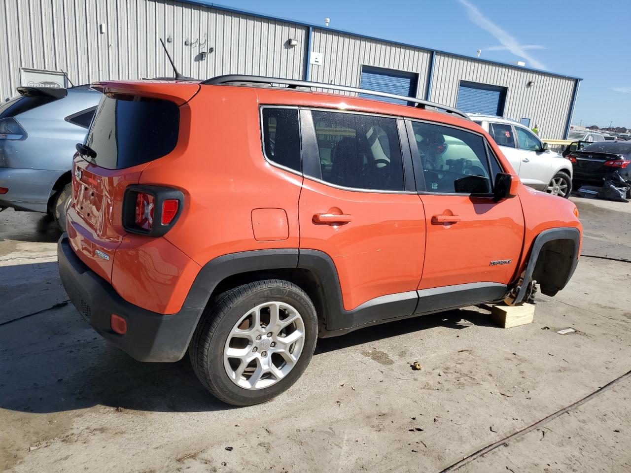 Photo 2 VIN: ZACCJABB7HPE44304 - JEEP RENEGADE 