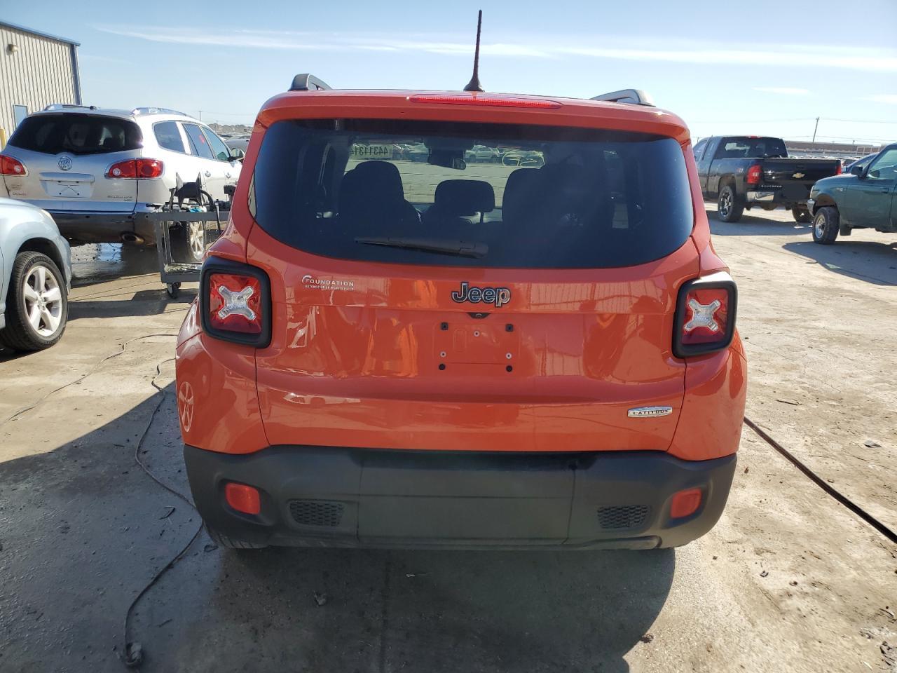 Photo 5 VIN: ZACCJABB7HPE44304 - JEEP RENEGADE 