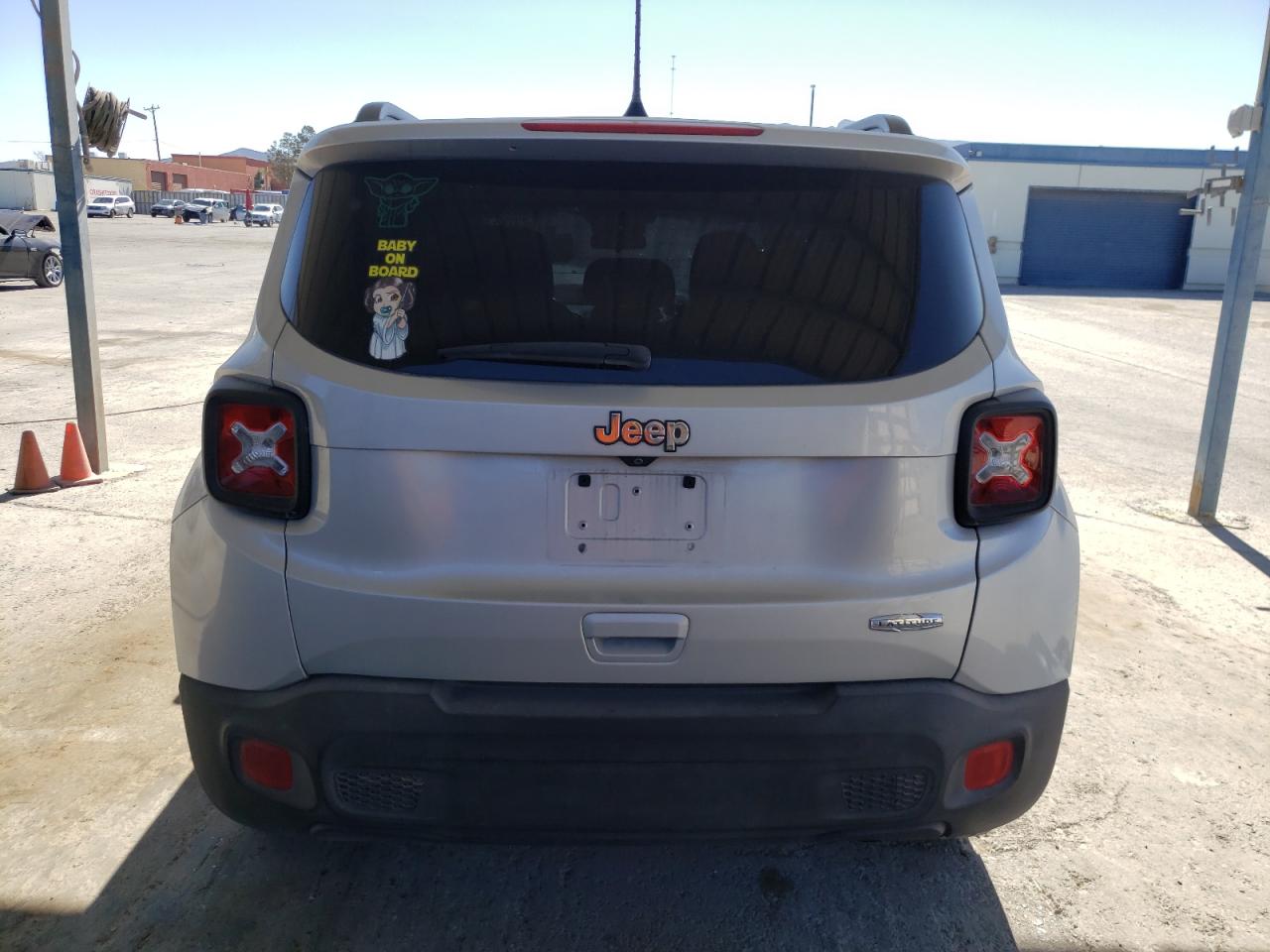 Photo 5 VIN: ZACCJABB7JPH75079 - JEEP RENEGADE 