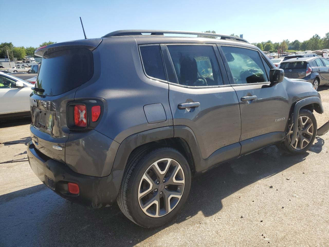 Photo 2 VIN: ZACCJABB7JPJ09241 - JEEP RENEGADE 