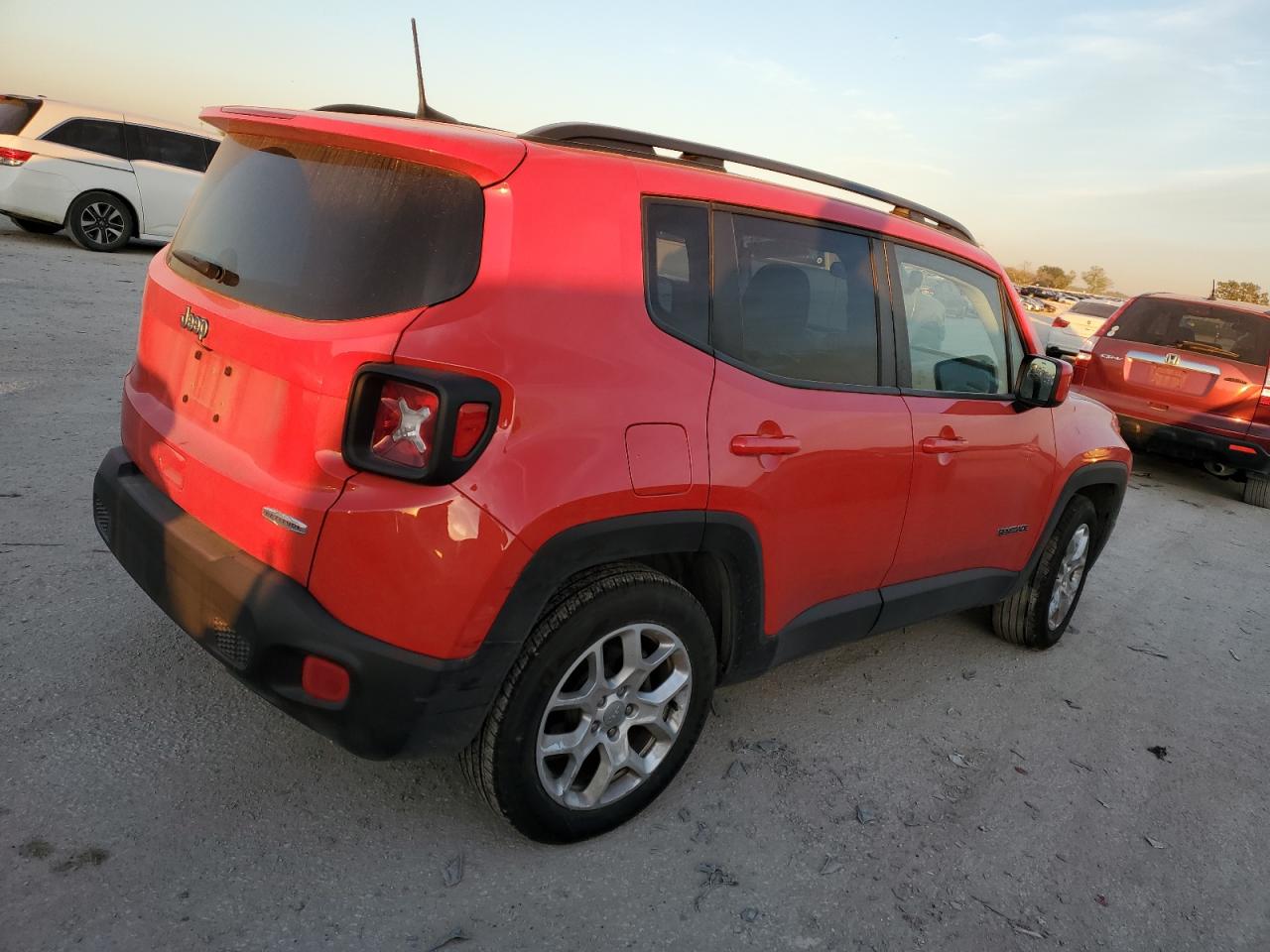 Photo 2 VIN: ZACCJABB7JPJ21146 - JEEP RENEGADE 