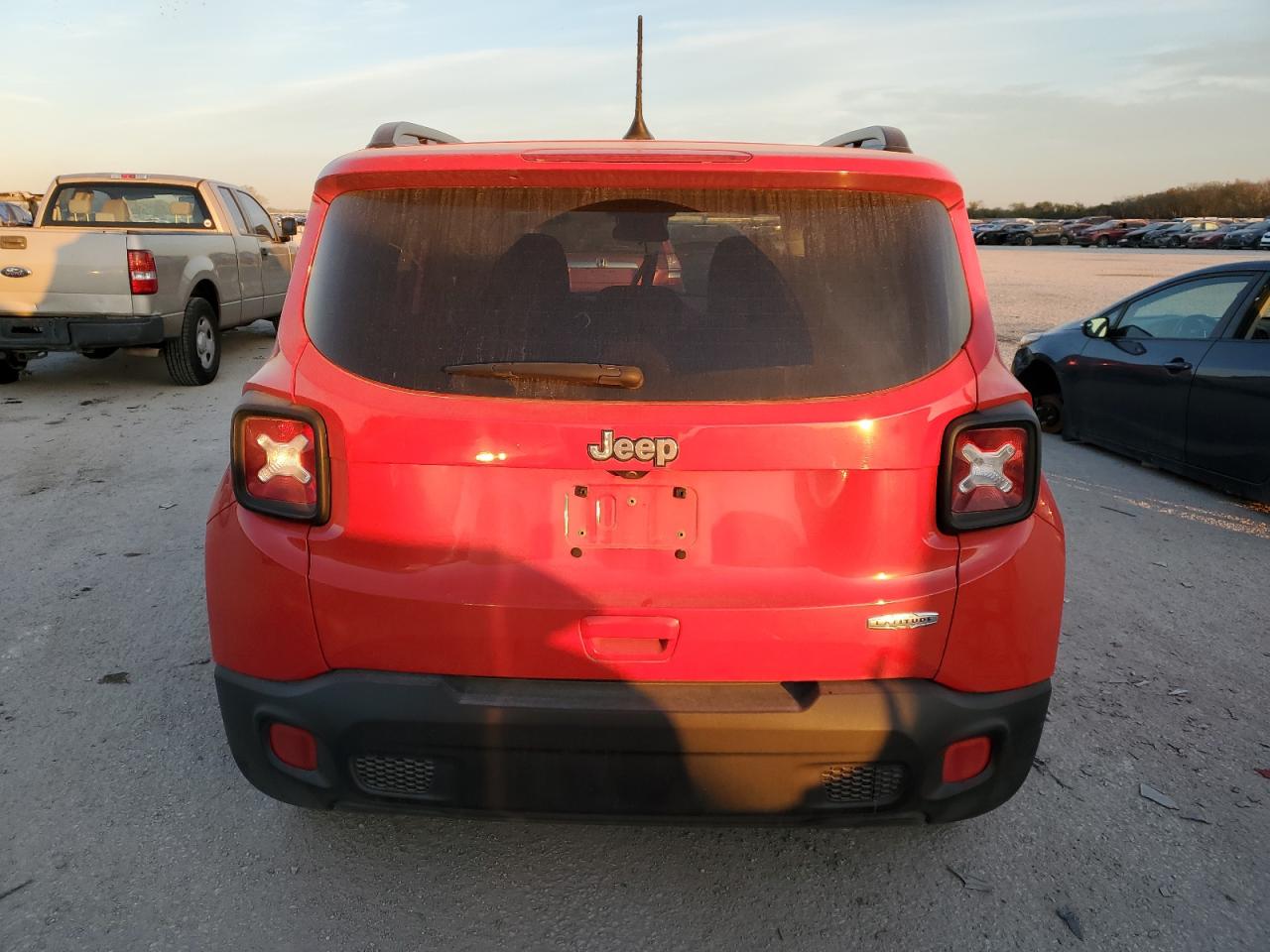 Photo 5 VIN: ZACCJABB7JPJ21146 - JEEP RENEGADE 