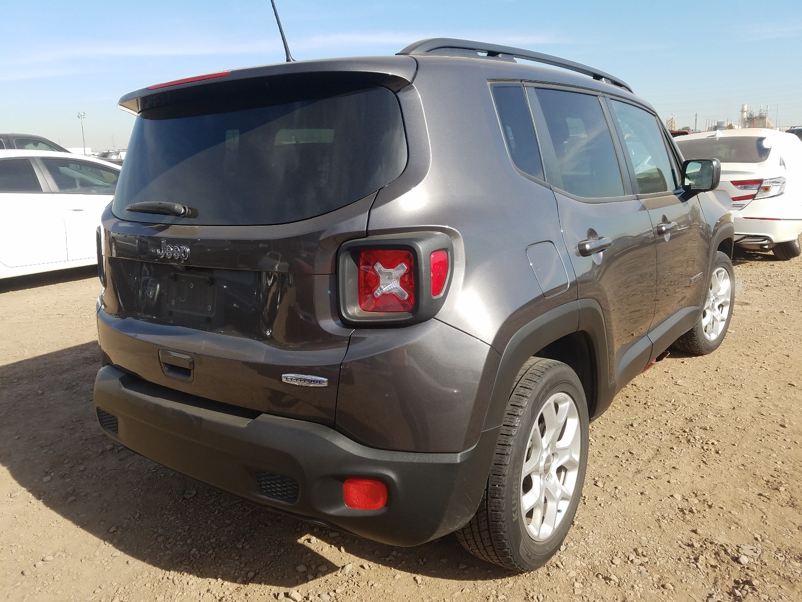 Photo 3 VIN: ZACCJABB8JPH34170 - JEEP RENEGADE L 