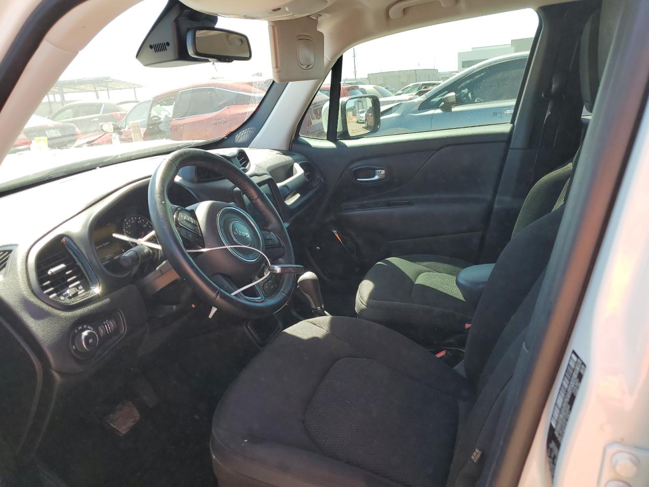 Photo 6 VIN: ZACCJABB8JPH68948 - JEEP RENEGADE 